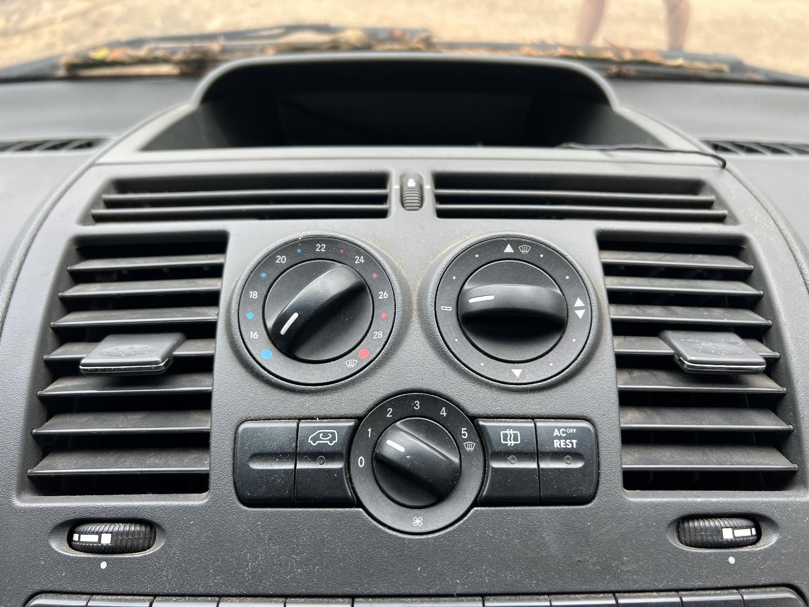 View Auto part Engine MERCEDES VITO 2008
