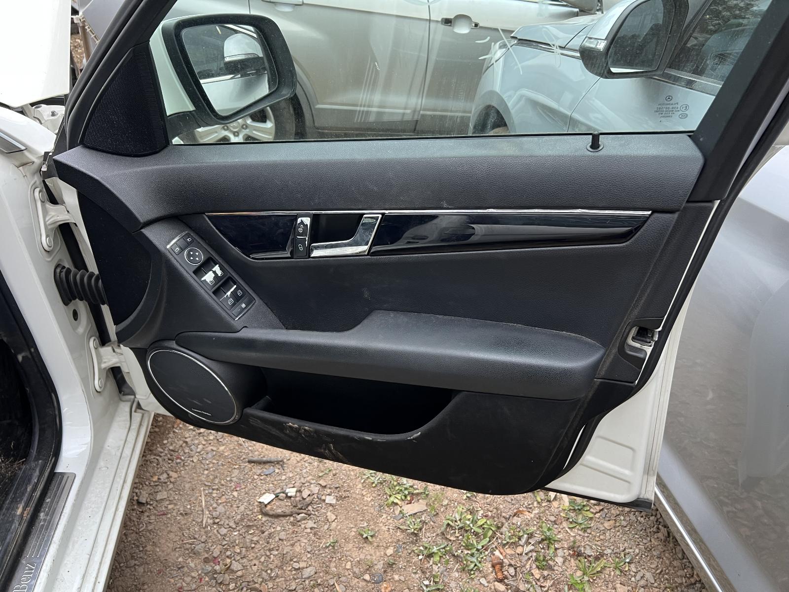 View Auto part Engine MERCEDES C CLASS 2008