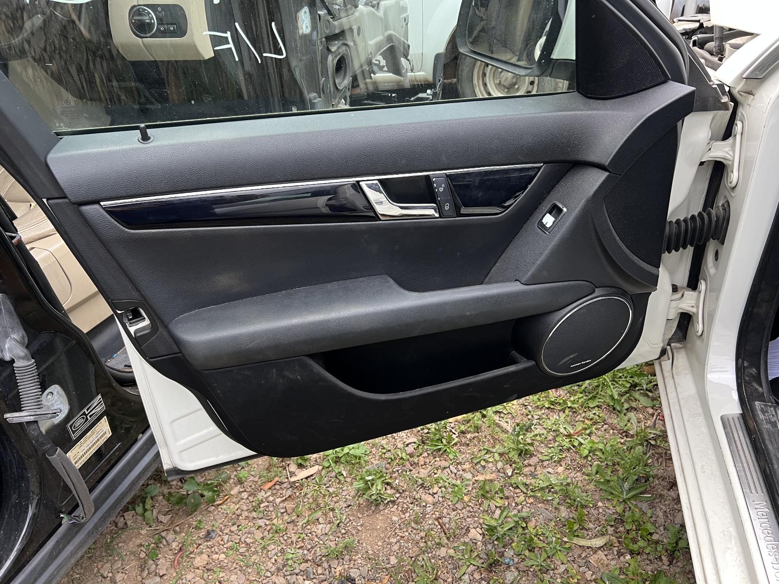 View Auto part Engine MERCEDES C CLASS 2008