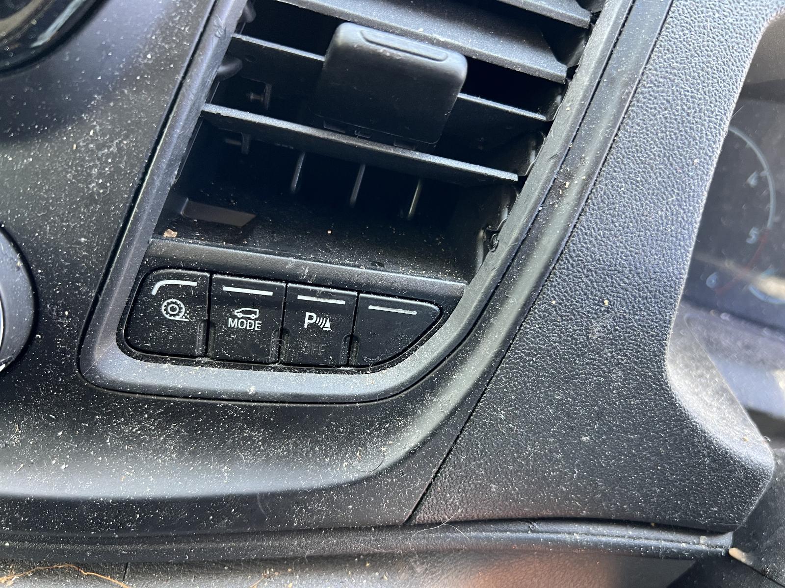 View FORD TRANSIT CUSTOM 2022 2 Door Van Breaking