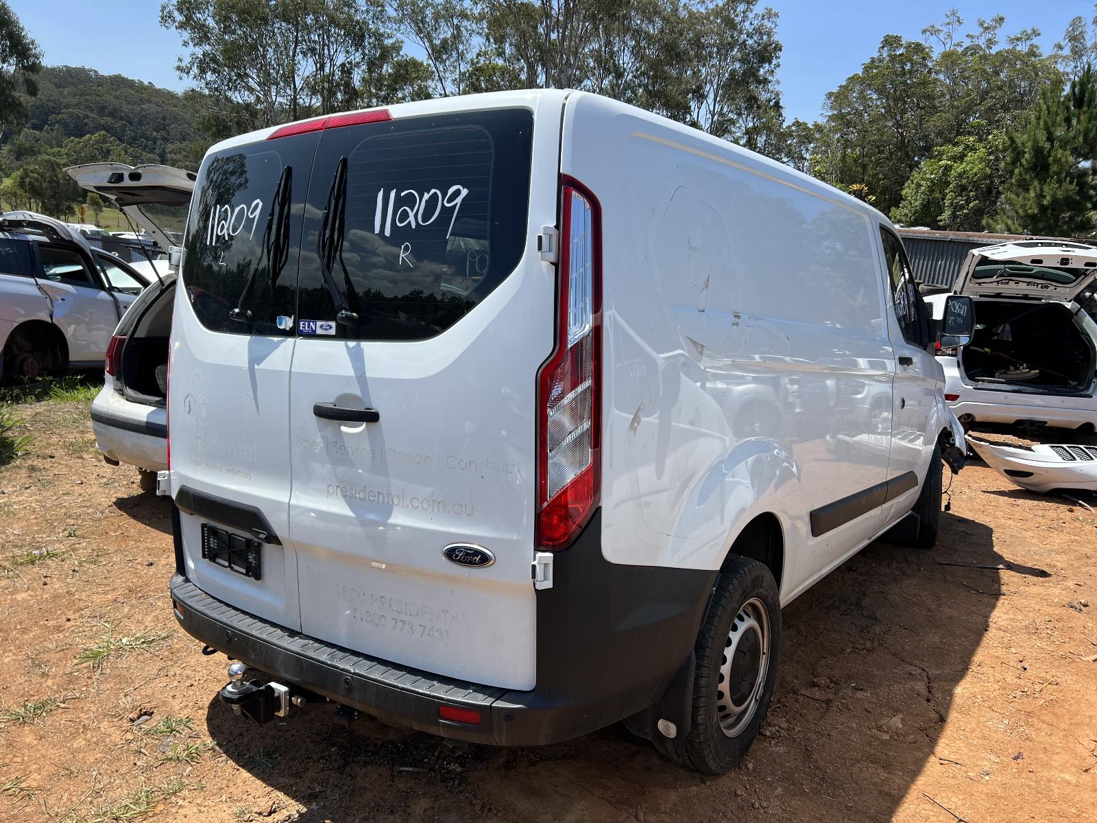 View FORD TRANSIT CUSTOM 2022 2 Door Van Breaking