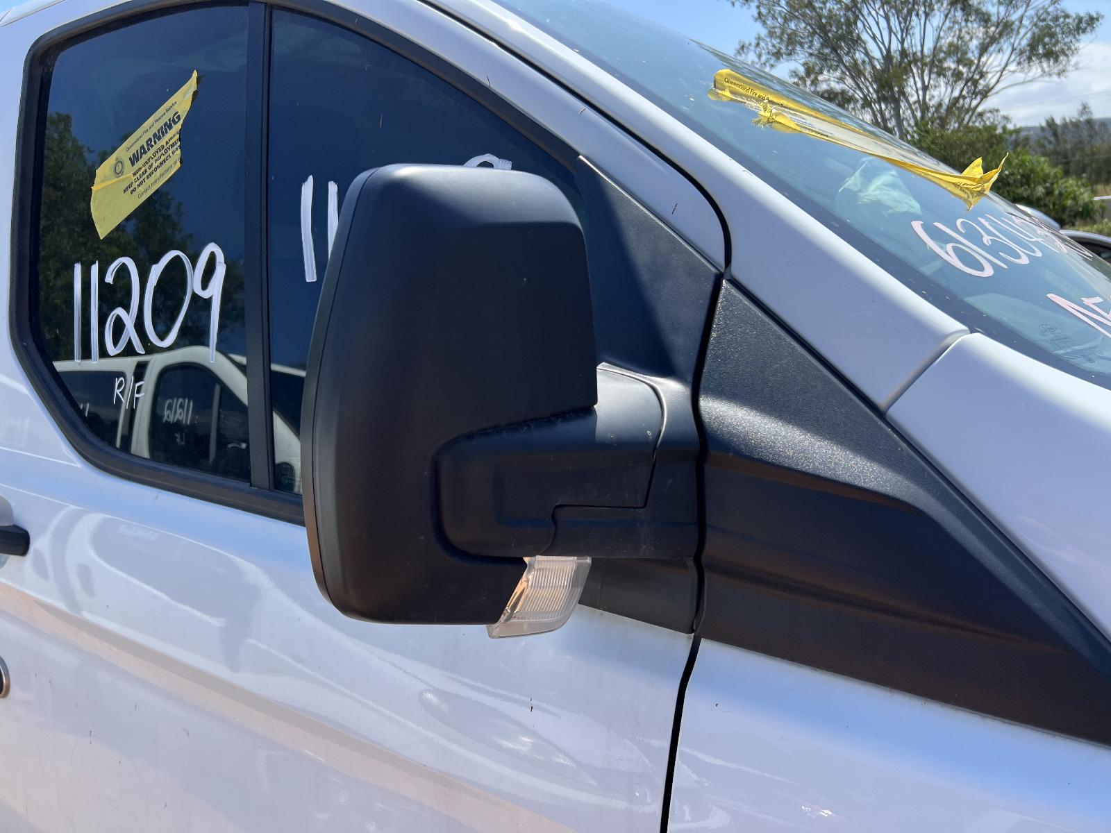 View FORD TRANSIT CUSTOM 2022 2 Door Van Breaking