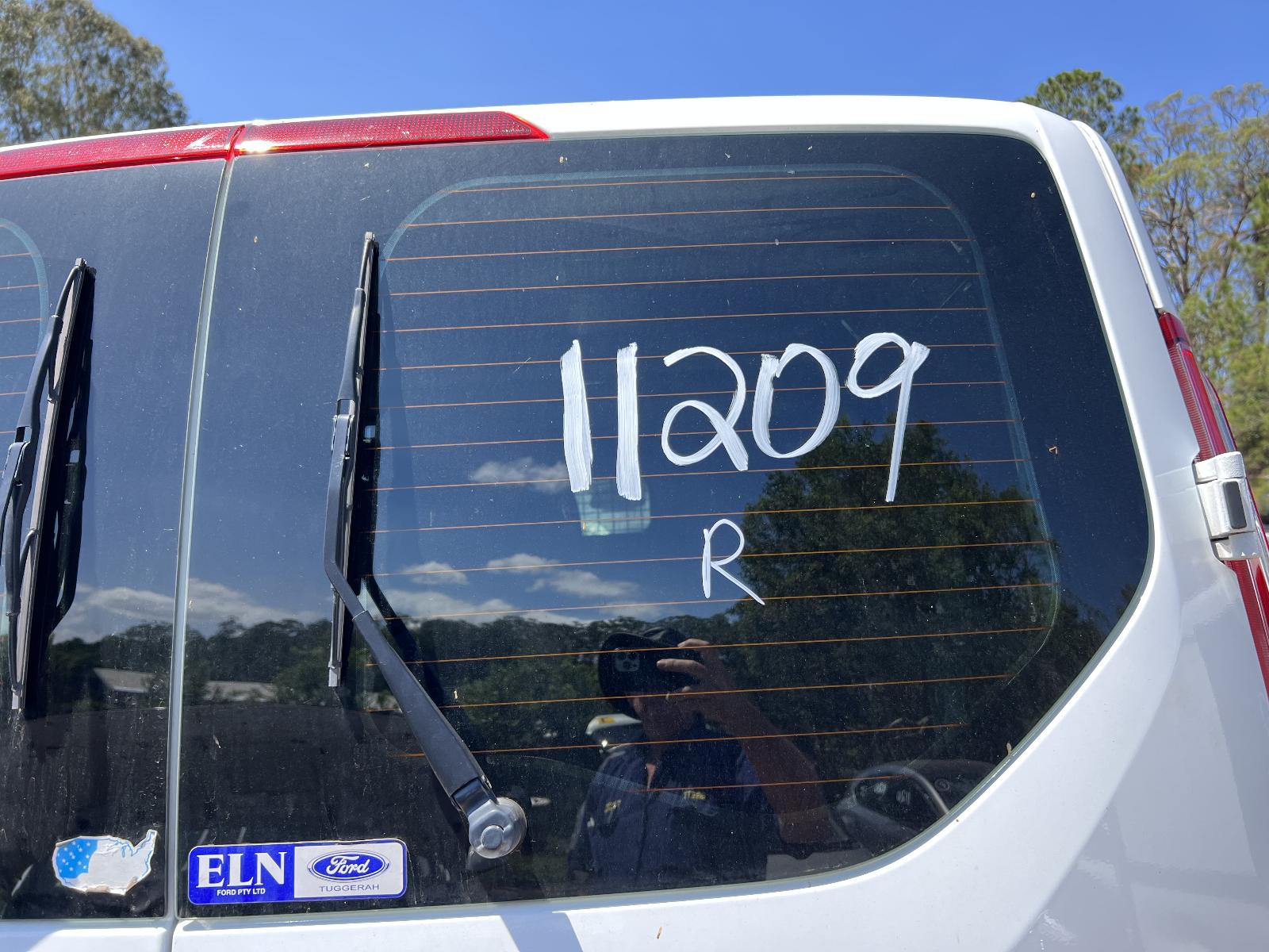 View FORD TRANSIT CUSTOM 2022 2 Door Van Breaking