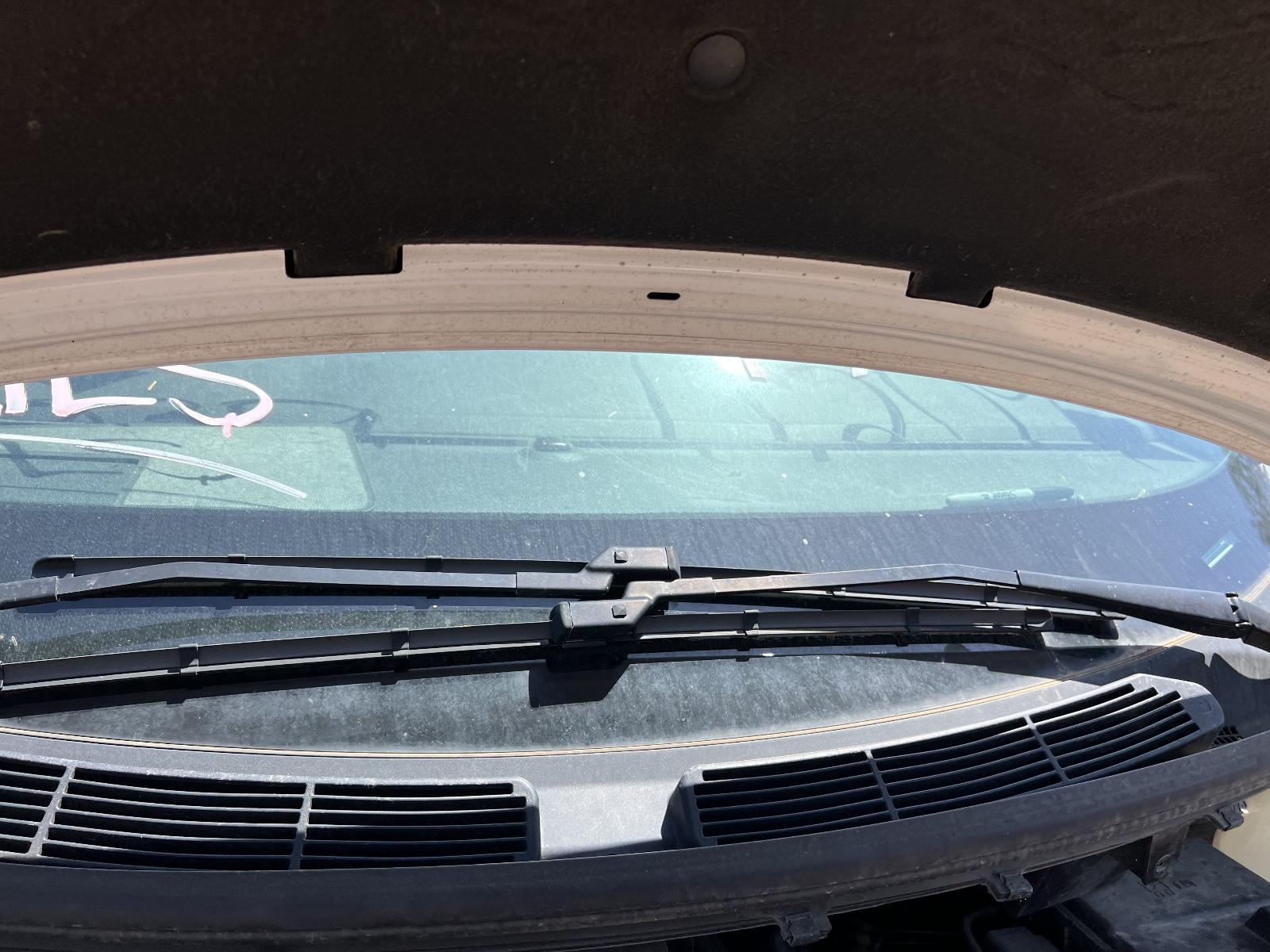 View FORD TRANSIT CUSTOM 2022 2 Door Van Breaking