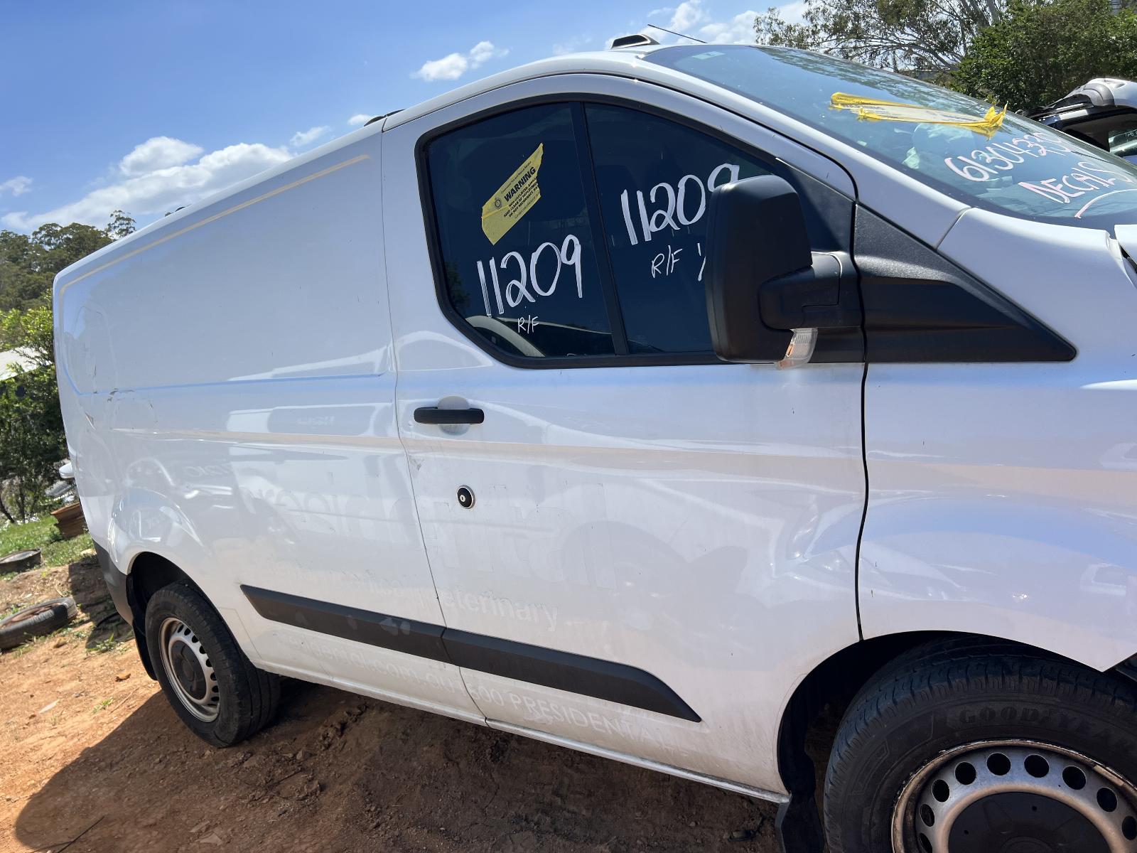 View FORD TRANSIT CUSTOM 2022 2 Door Van Breaking