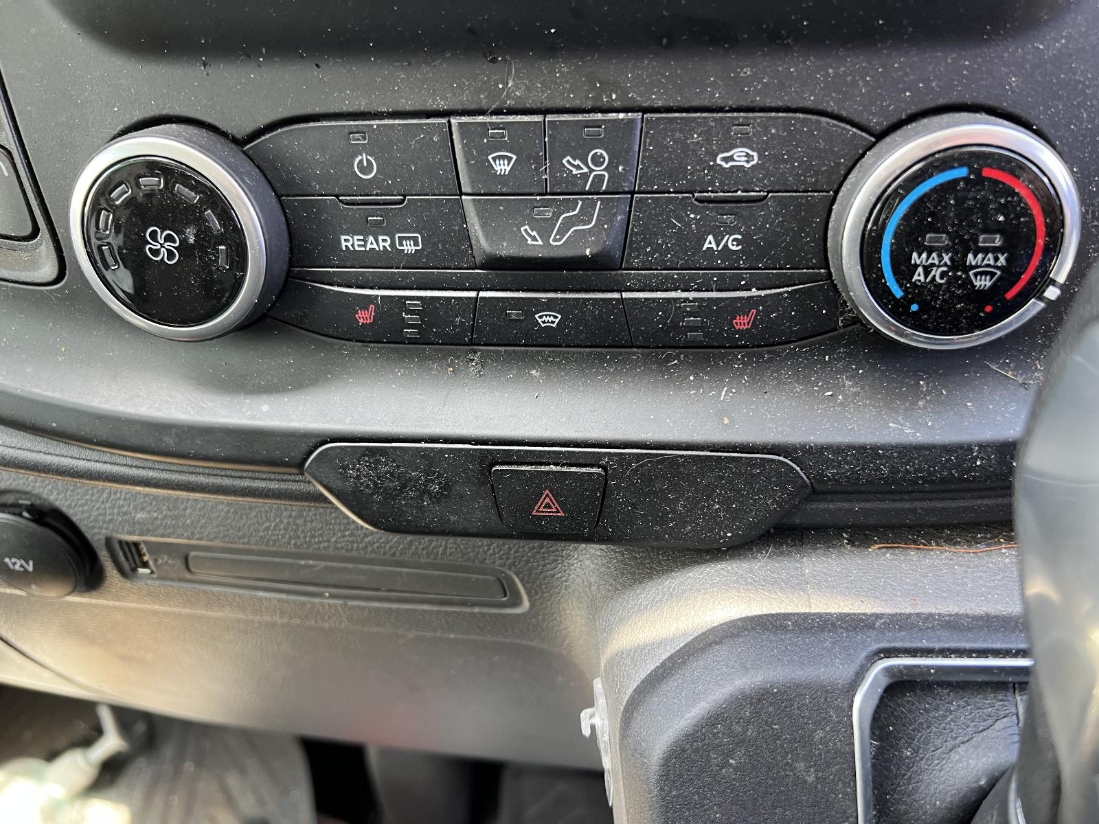 View FORD TRANSIT CUSTOM 2022 2 Door Van Breaking