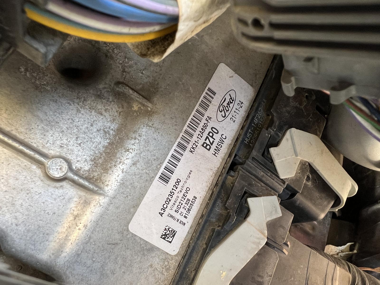 View FORD TRANSIT CUSTOM 2022 2 Door Van Breaking