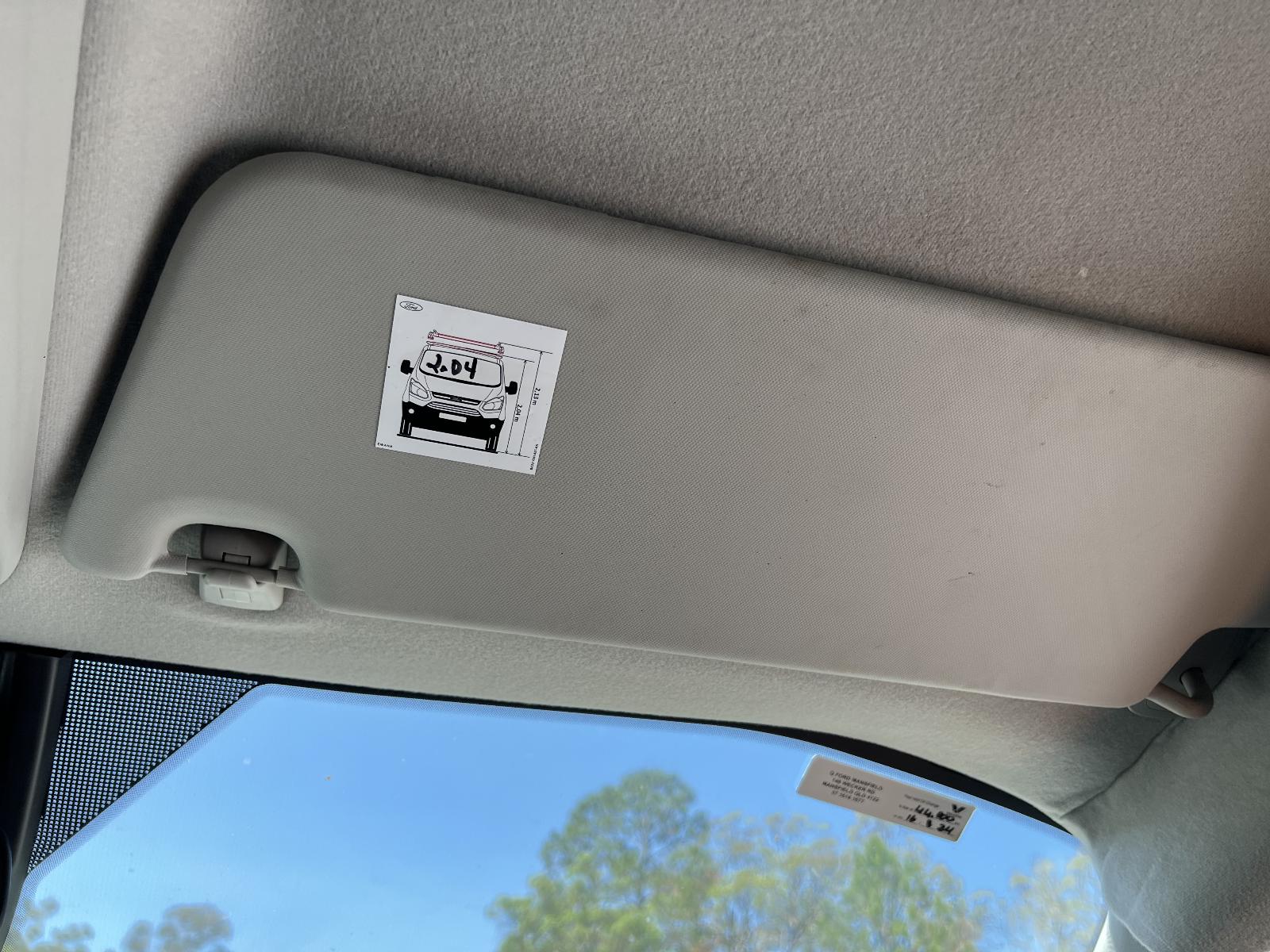 View FORD TRANSIT CUSTOM 2022 2 Door Van Breaking