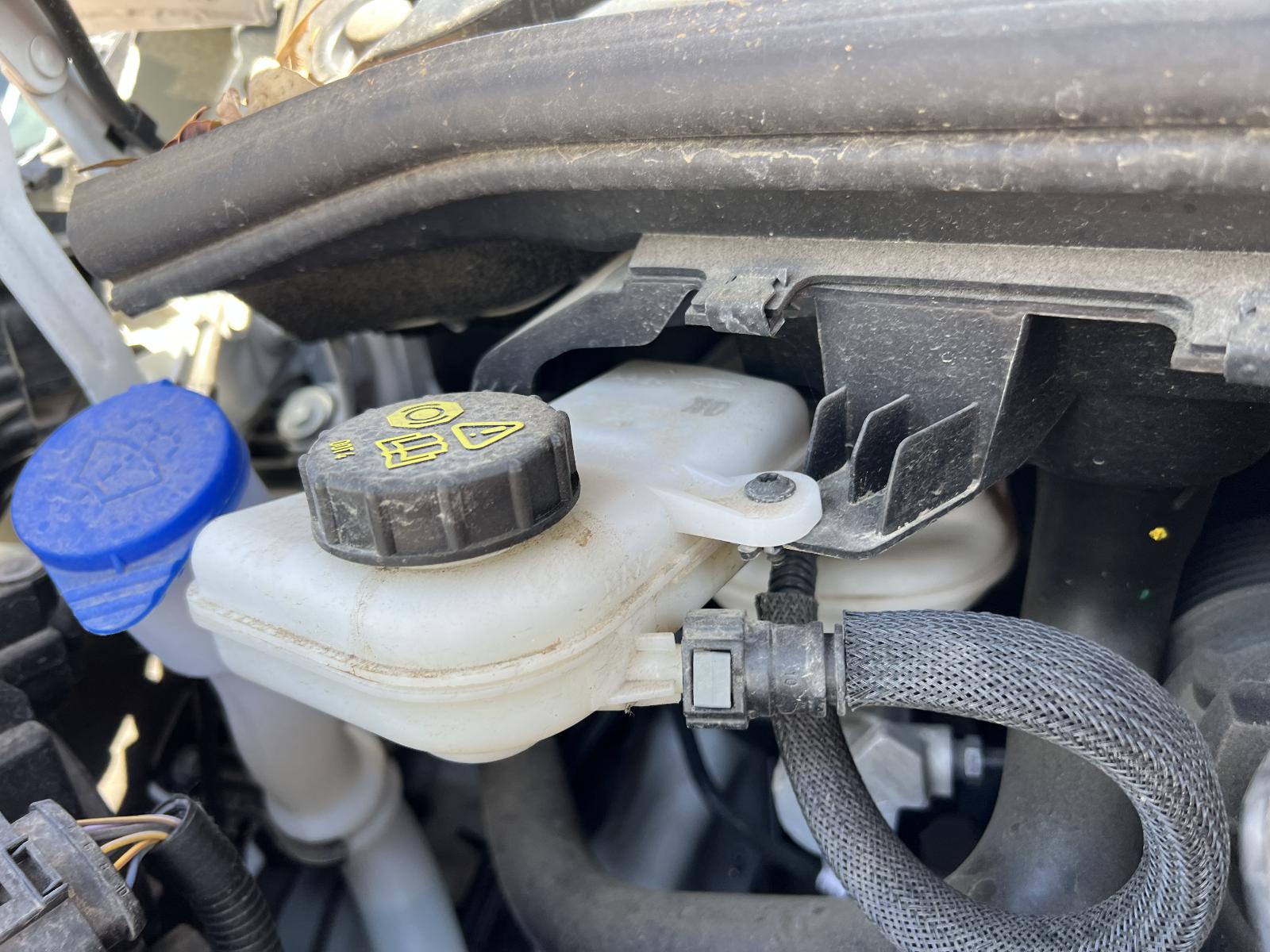View FORD TRANSIT CUSTOM 2022 2 Door Van Breaking