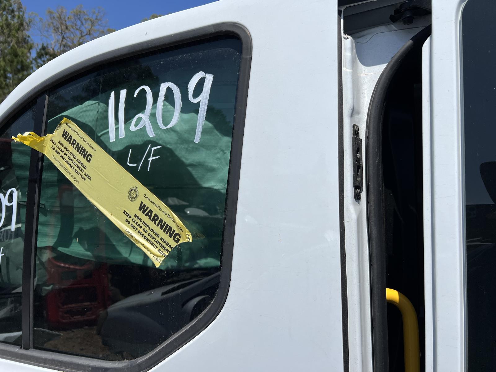 View FORD TRANSIT CUSTOM 2022 2 Door Van Breaking