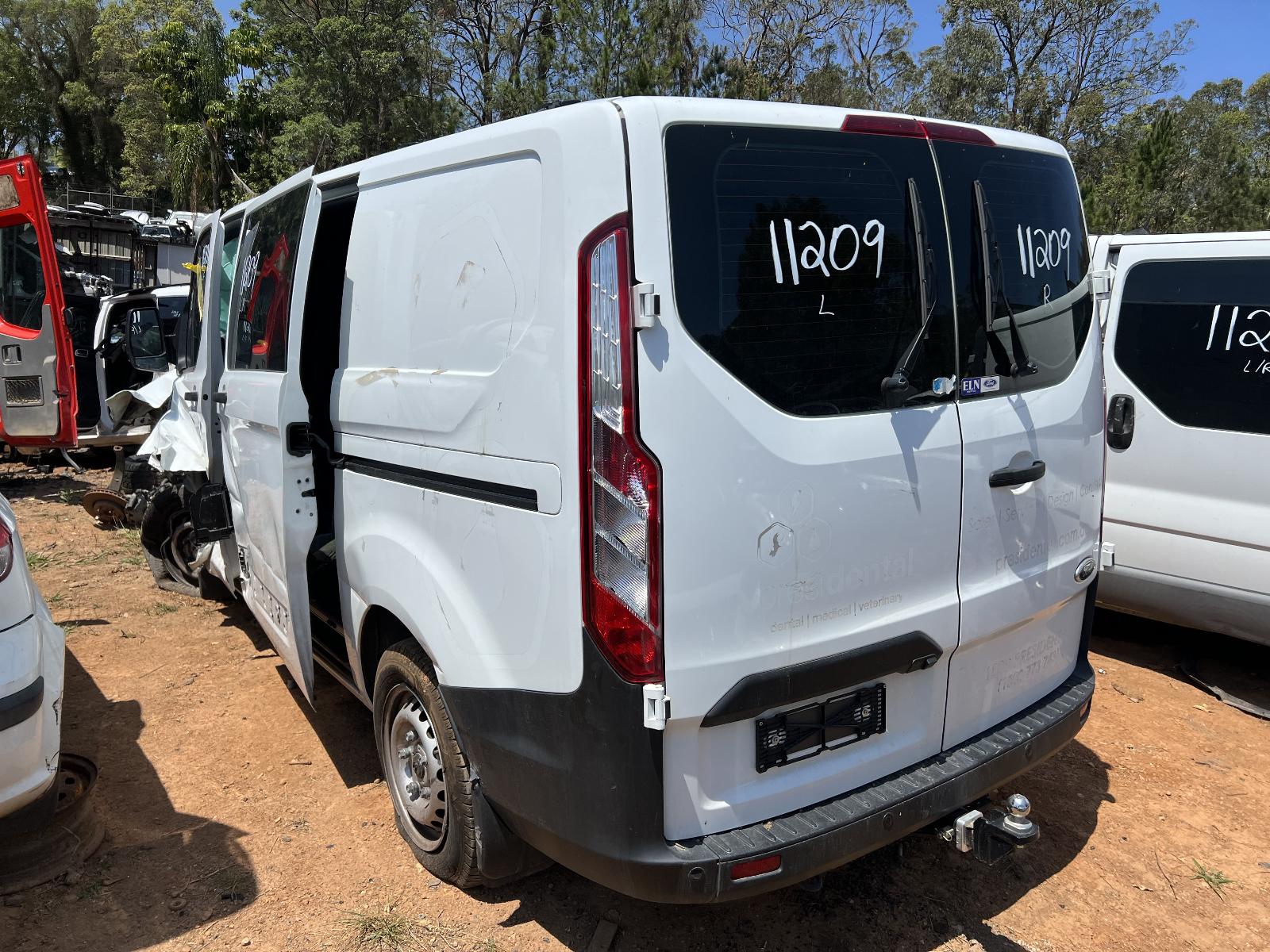 View FORD TRANSIT CUSTOM 2022 2 Door Van Breaking