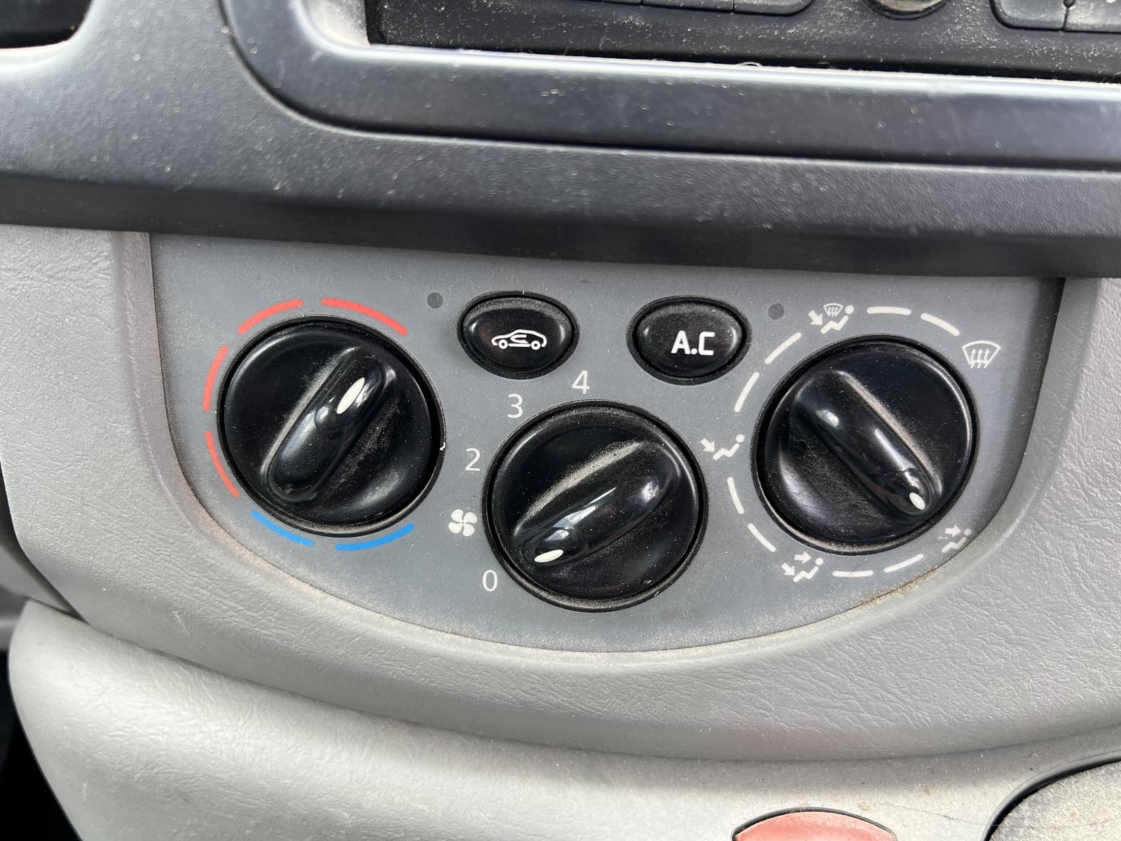 View Auto part Engine RENAULT TRAFIC 2013
