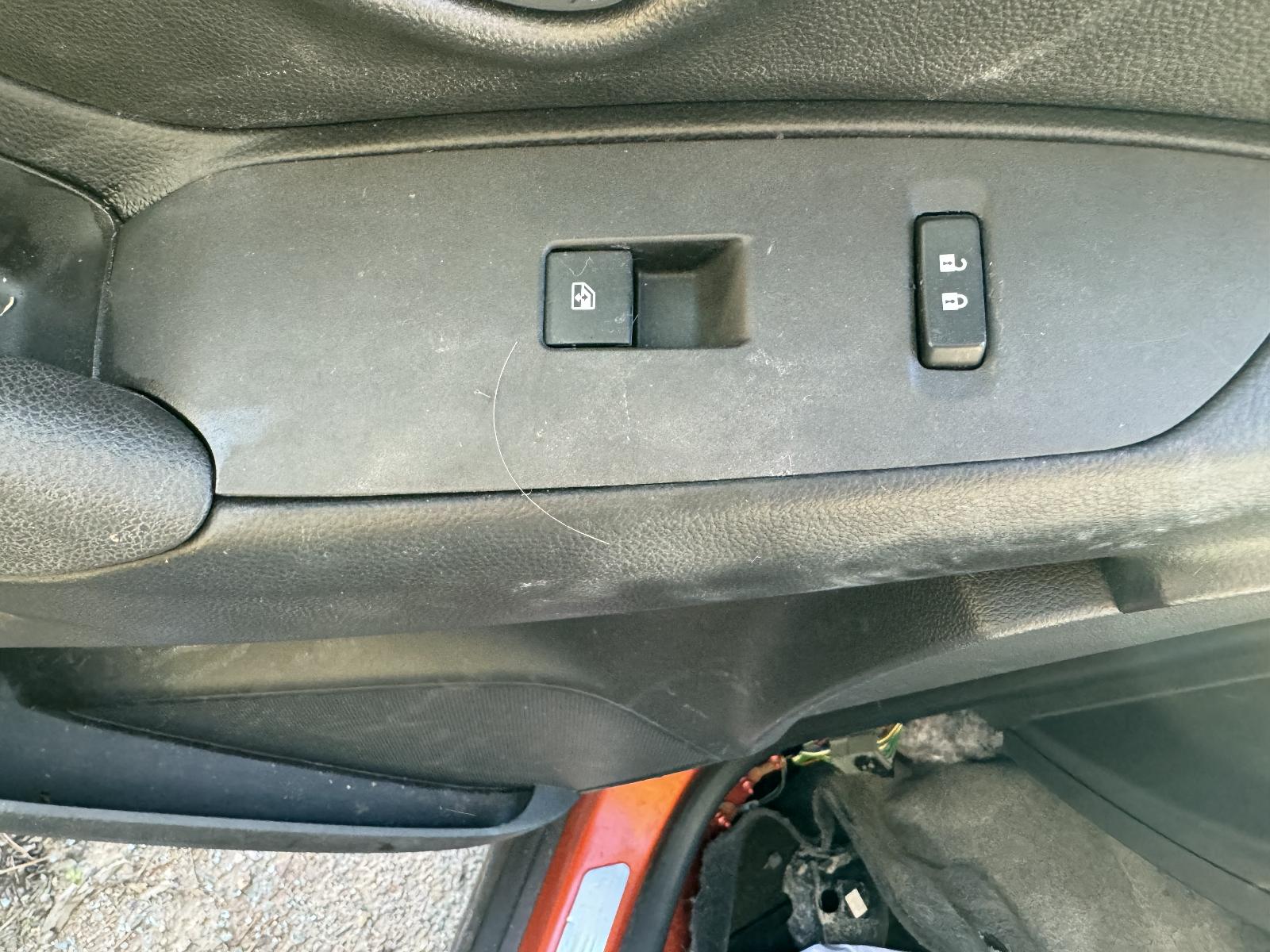 View HOLDEN TRAX 2013 5 Door Station Wagon Breaking