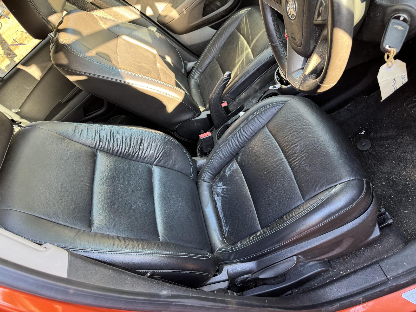 View HOLDEN TRAX 2013 5 Door Station Wagon Breaking