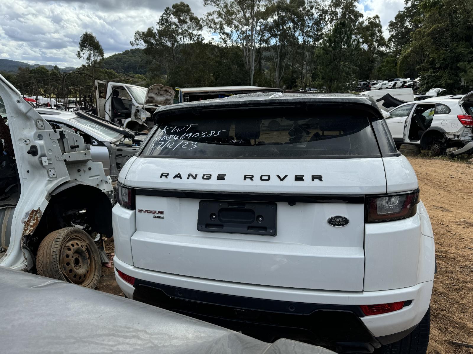 View LAND ROVER RANGEROVER EVOQUE 2016 5 Door Station Wagon Breaking
