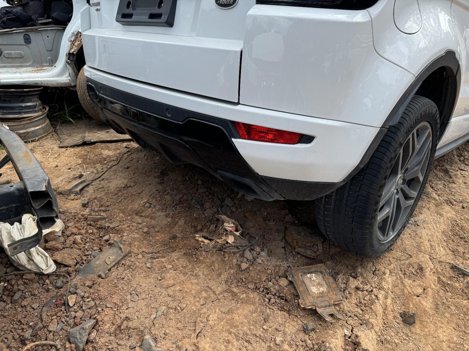 View LAND ROVER RANGEROVER EVOQUE 2016 5 Door Station Wagon Breaking