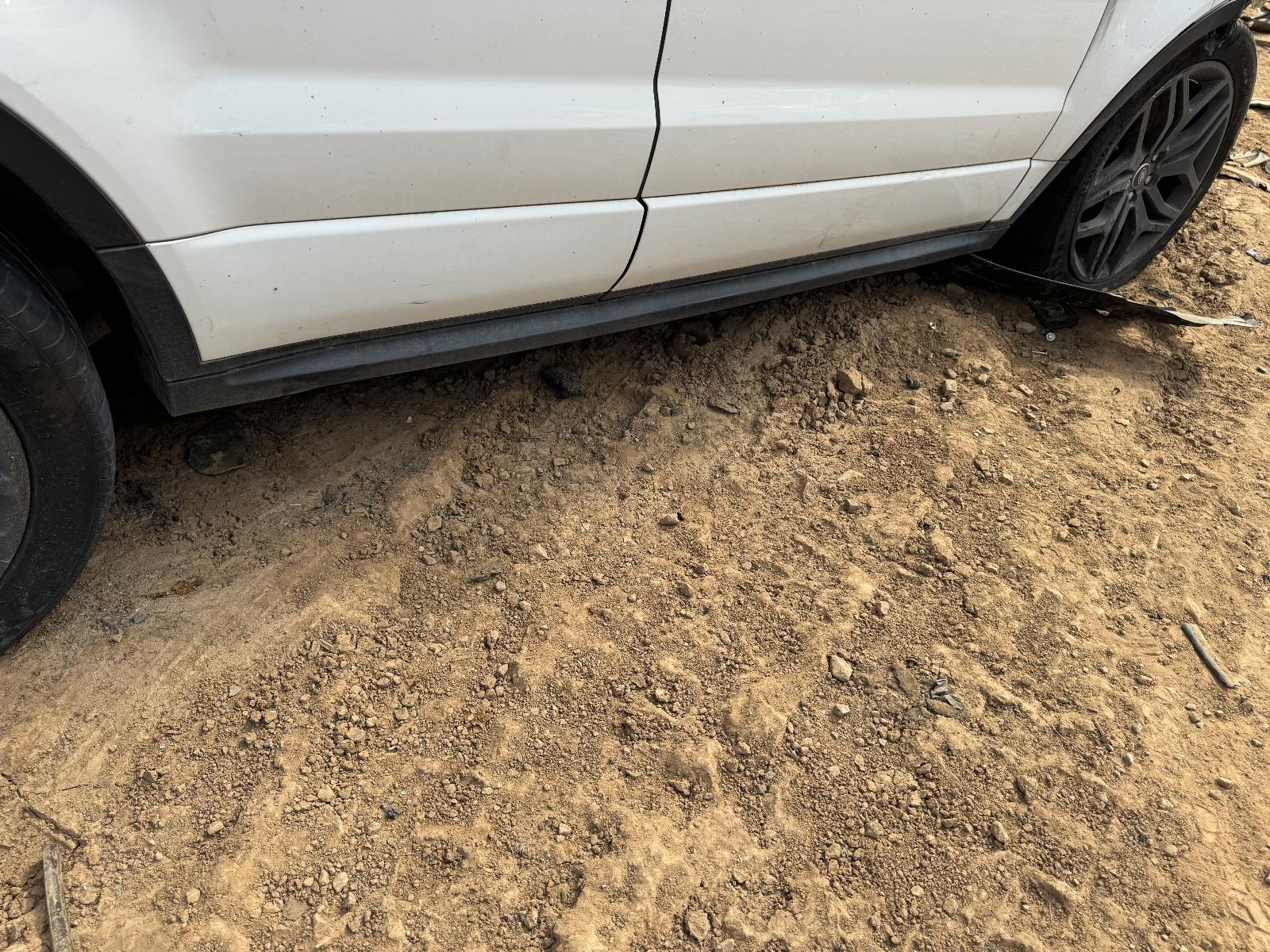 View LAND ROVER RANGEROVER EVOQUE 2016 5 Door Station Wagon Breaking