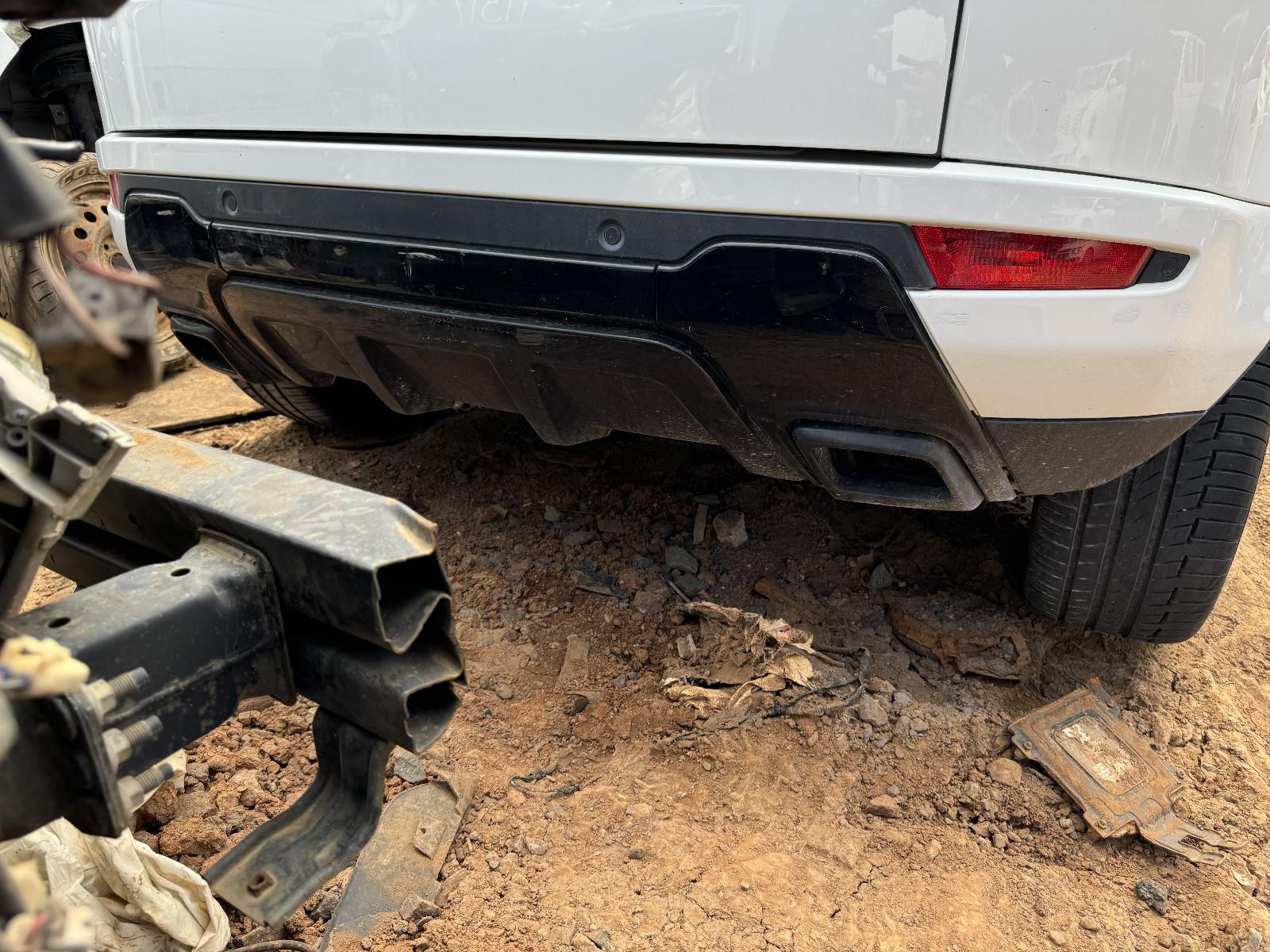 View LAND ROVER RANGEROVER EVOQUE 2016 5 Door Station Wagon Breaking