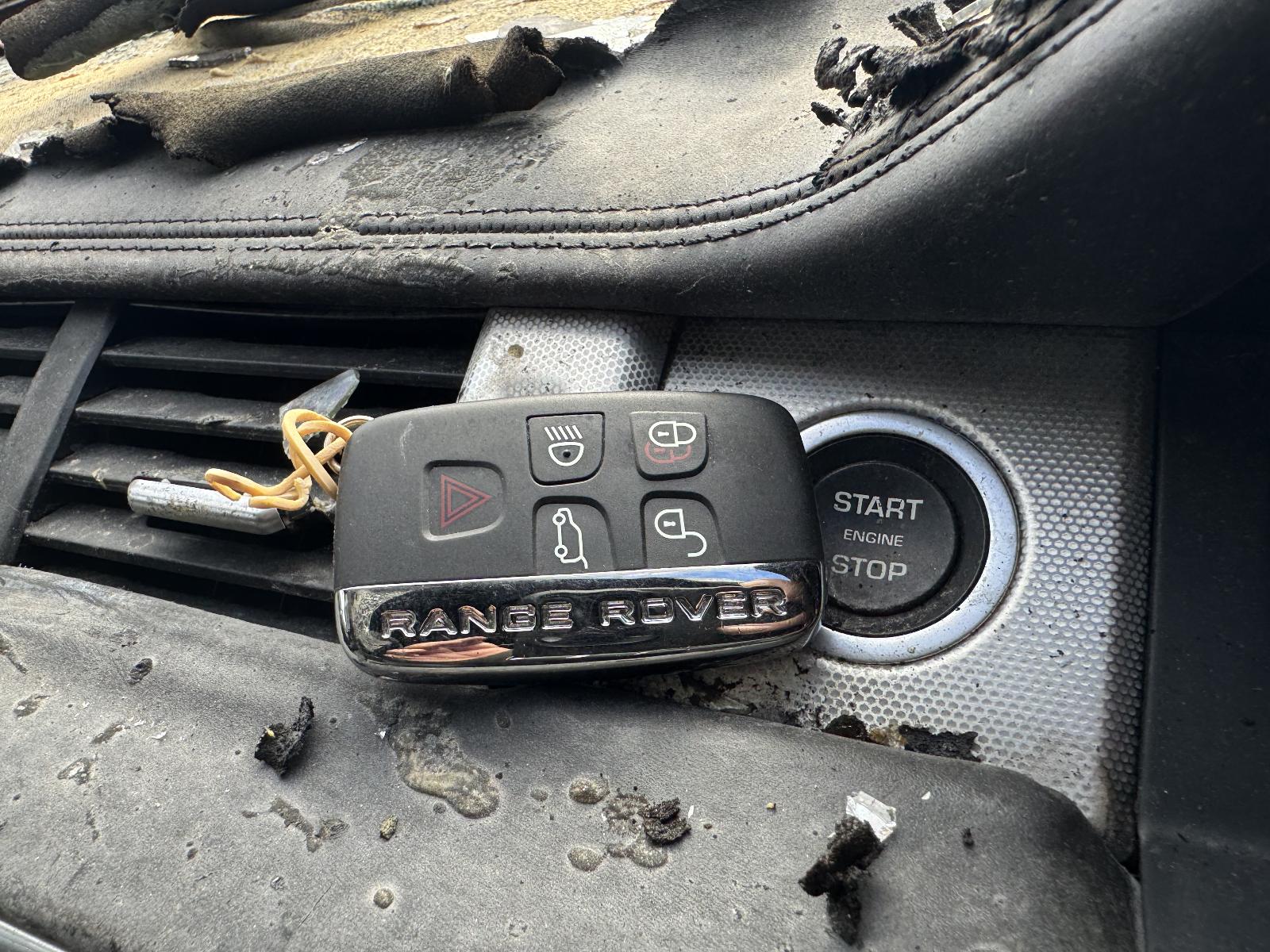 View LAND ROVER RANGEROVER EVOQUE 2016 5 Door Station Wagon Breaking
