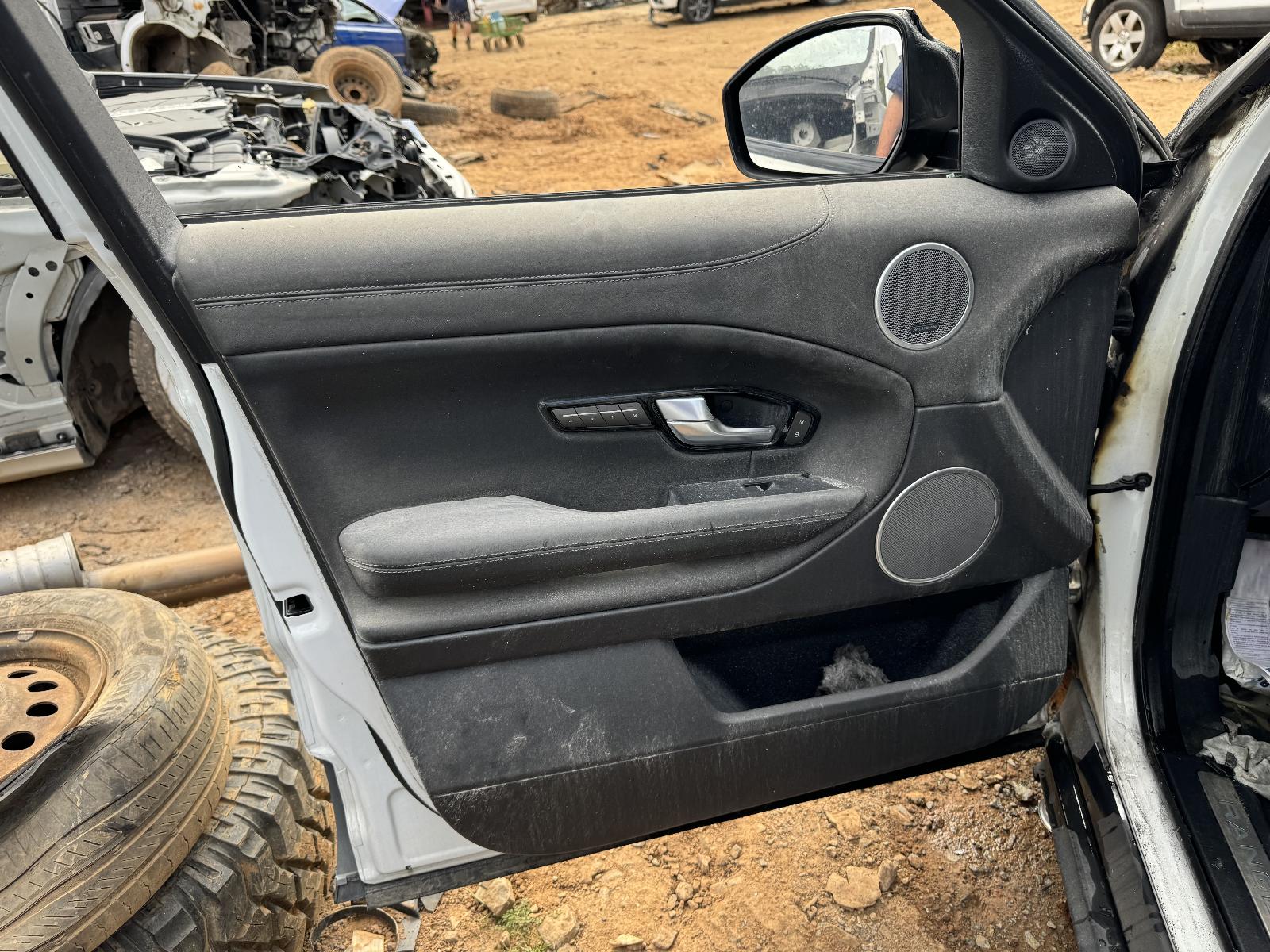 View LAND ROVER RANGEROVER EVOQUE 2016 5 Door Station Wagon Breaking