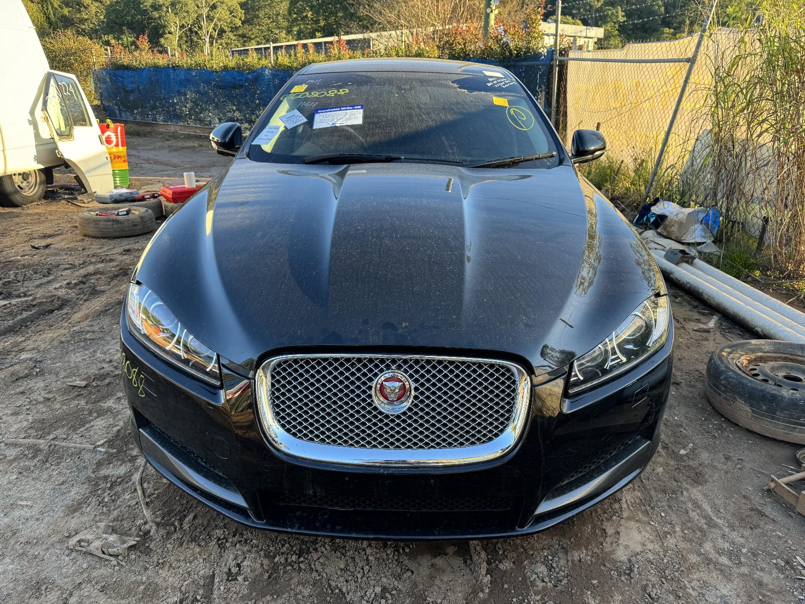 View JAGUAR XF 2015 4 Door Sedan Breaking