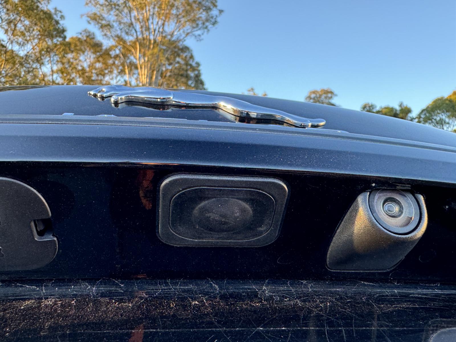 View JAGUAR XF 2015 4 Door Sedan Breaking