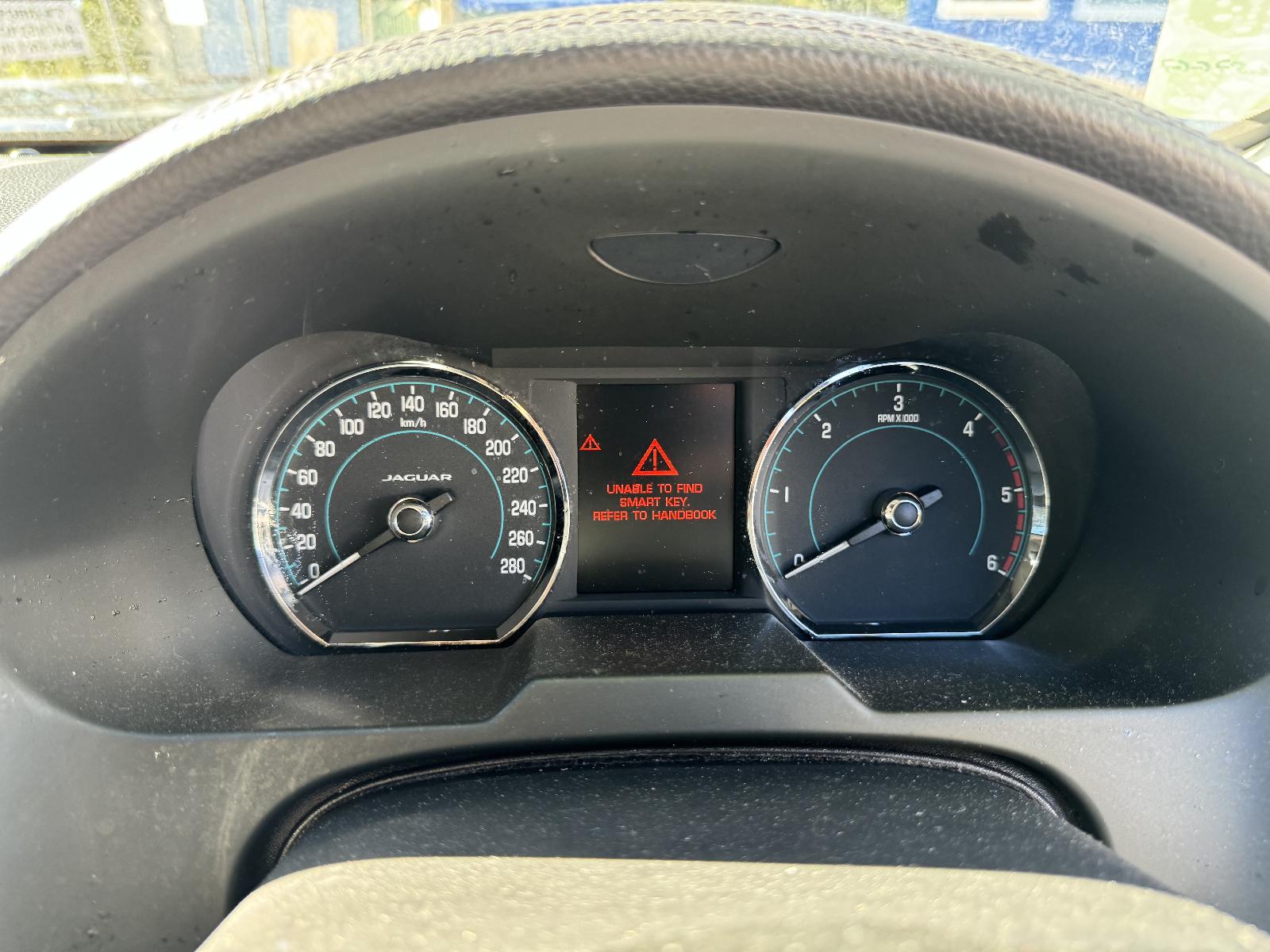 View JAGUAR XF 2015 4 Door Sedan Breaking