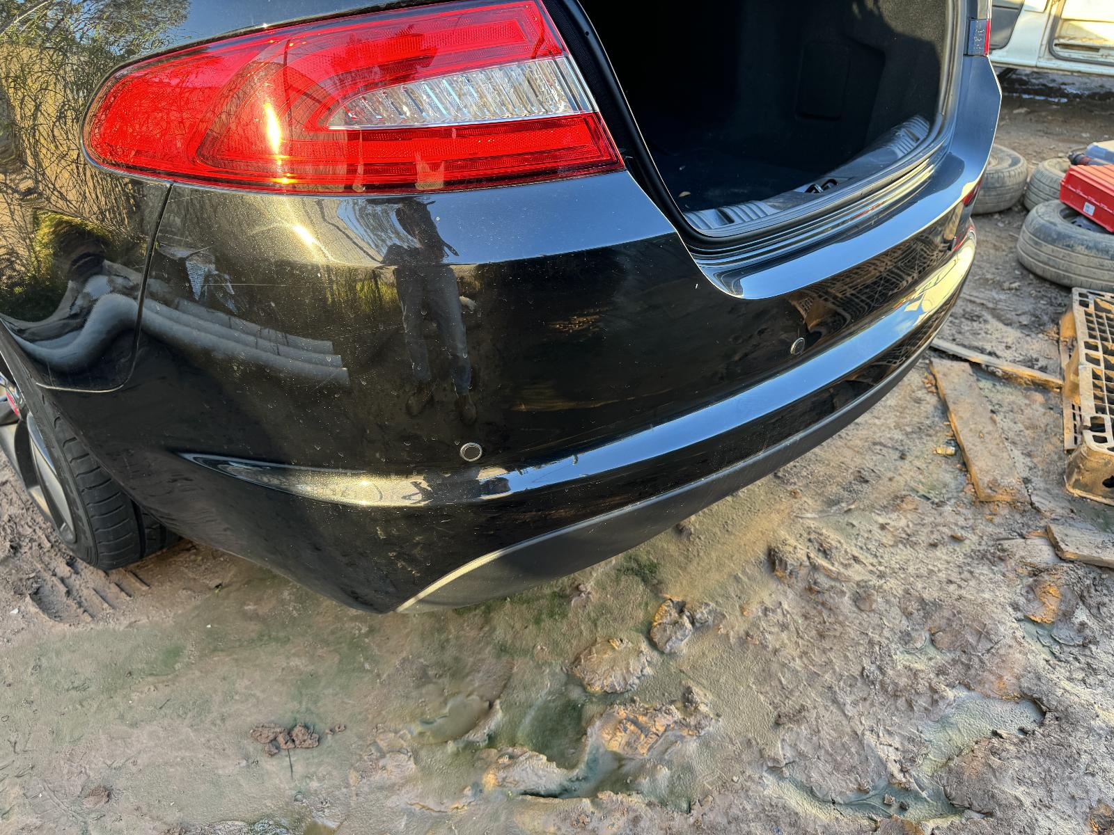 View JAGUAR XF 2015 4 Door Sedan Breaking