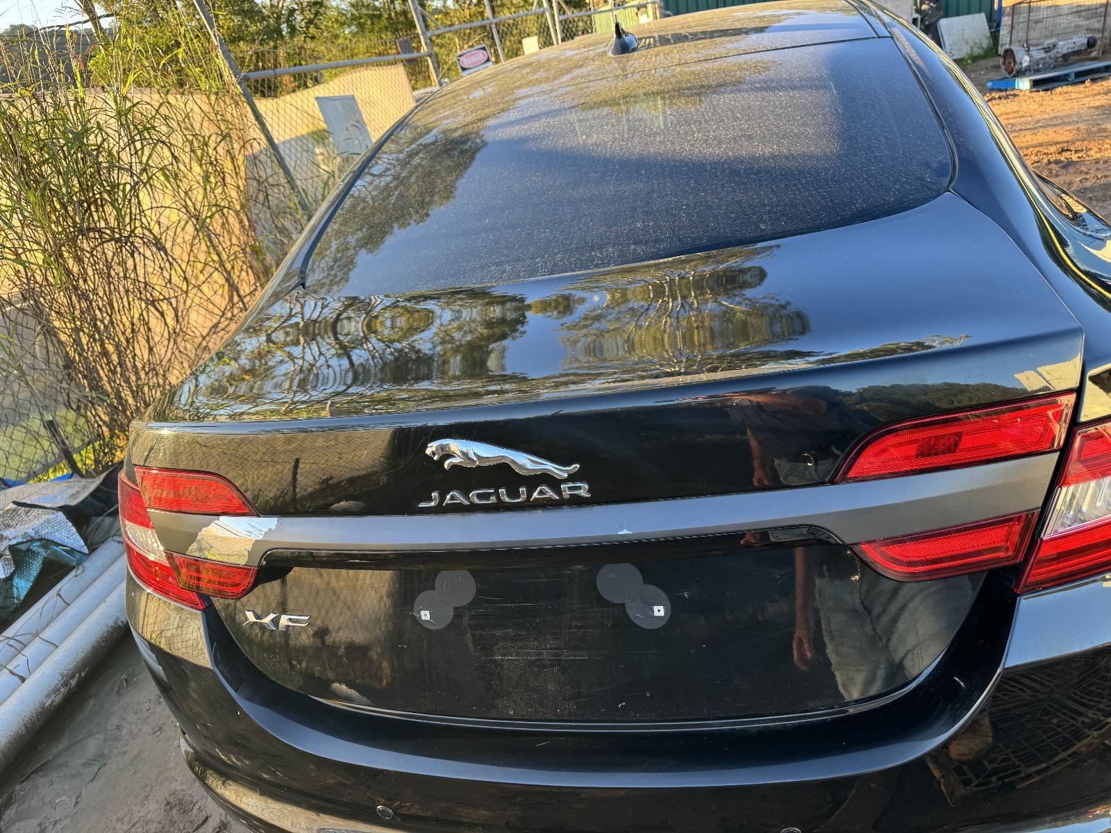 View JAGUAR XF 2015 4 Door Sedan Breaking