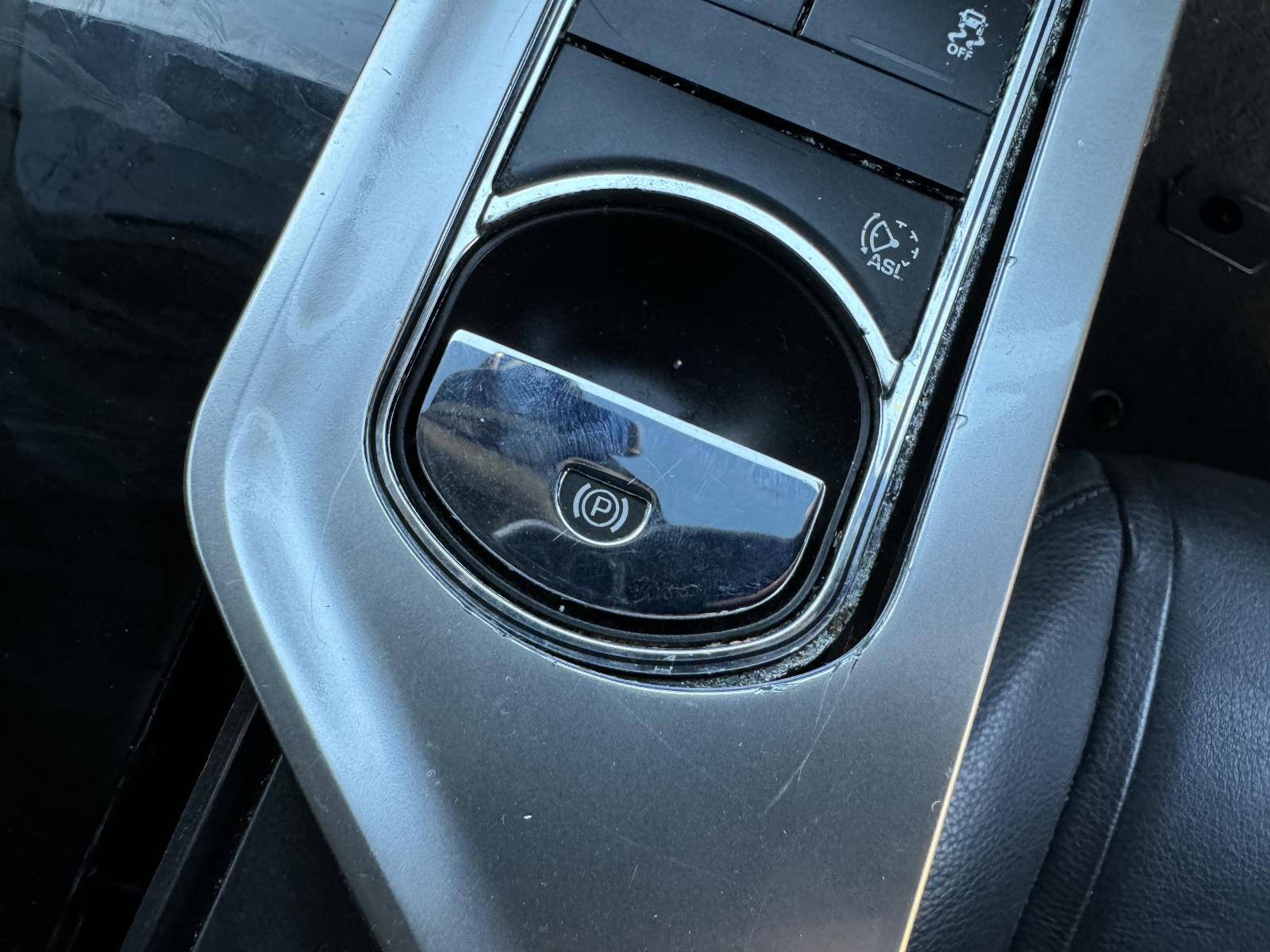View JAGUAR XF 2015 4 Door Sedan Breaking