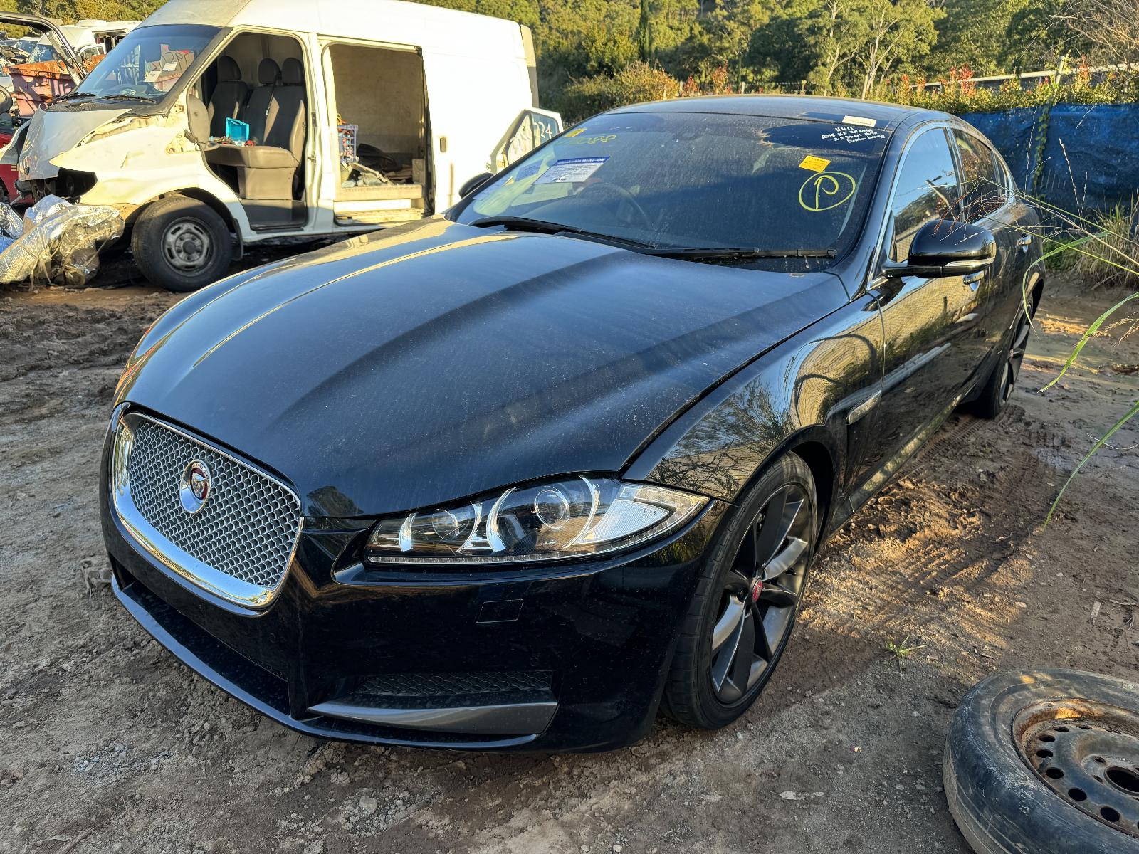 View JAGUAR XF 2015 4 Door Sedan Breaking