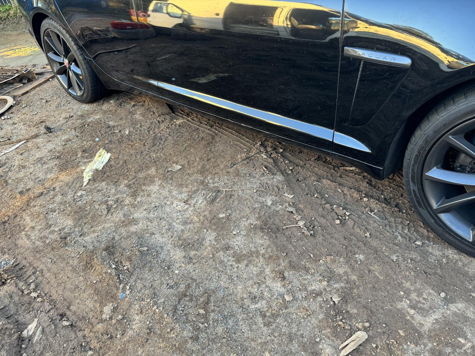View JAGUAR XF 2015 4 Door Sedan Breaking