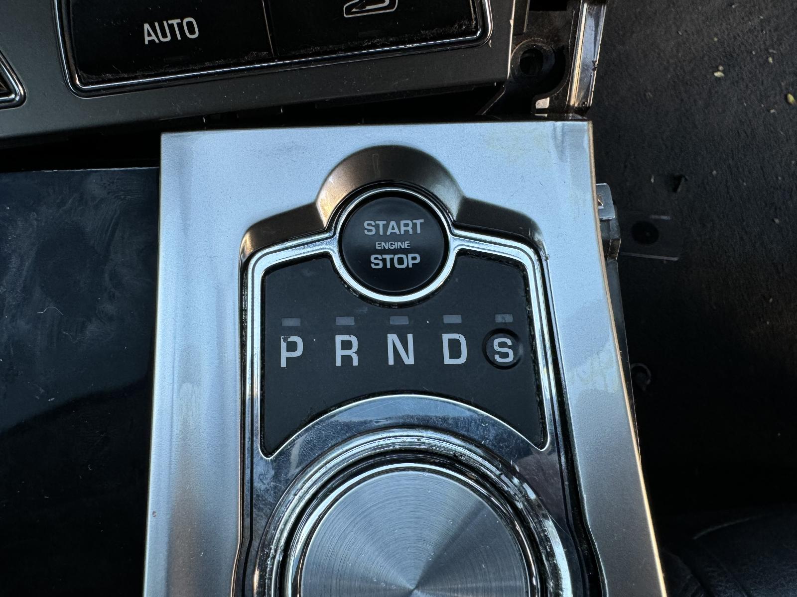 View JAGUAR XF 2015 4 Door Sedan Breaking