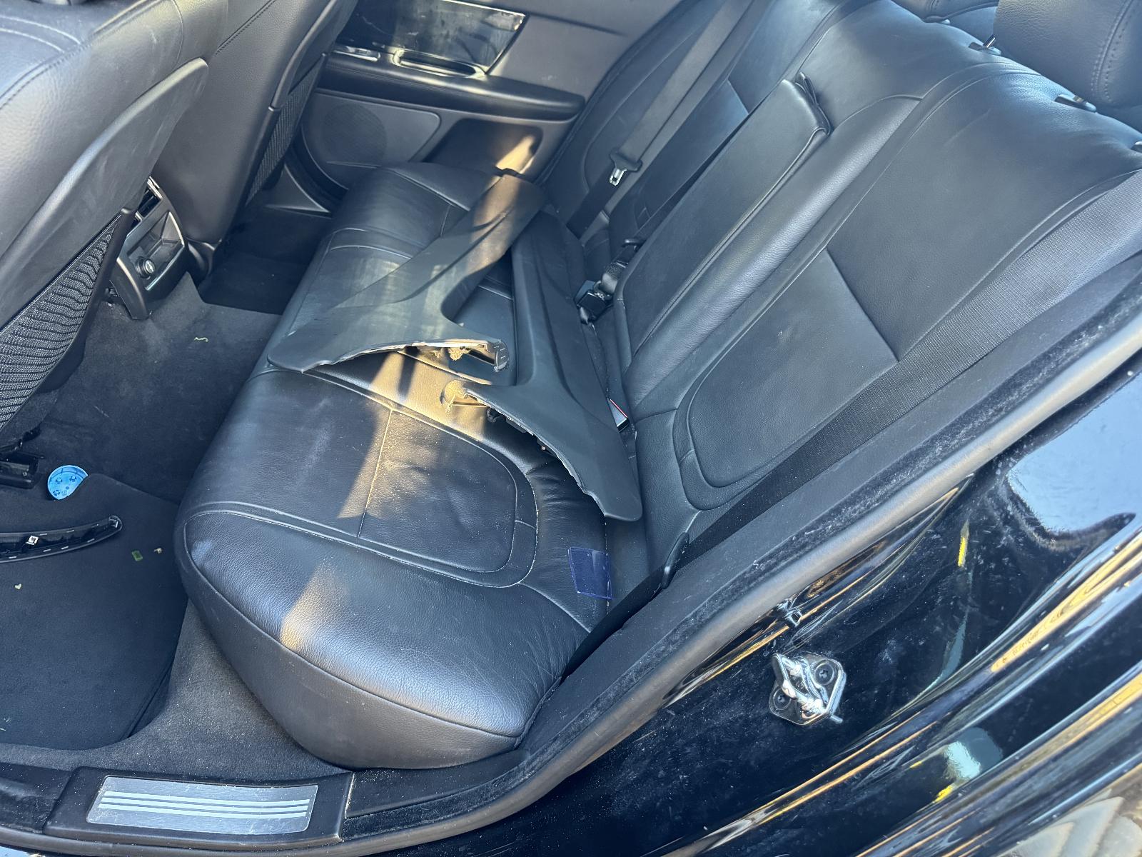 View JAGUAR XF 2015 4 Door Sedan Breaking