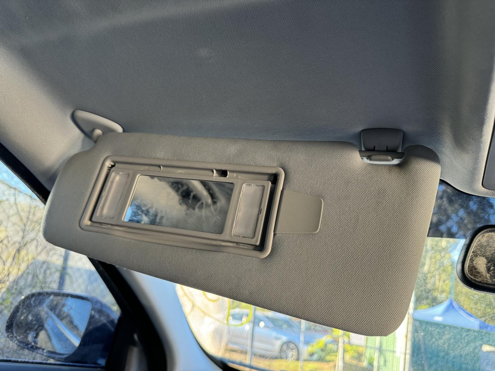 View JAGUAR XF 2015 4 Door Sedan Breaking