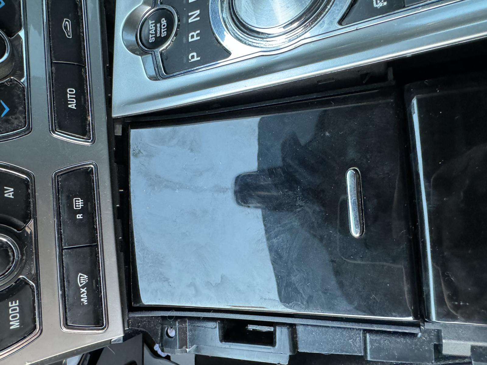 View JAGUAR XF 2015 4 Door Sedan Breaking