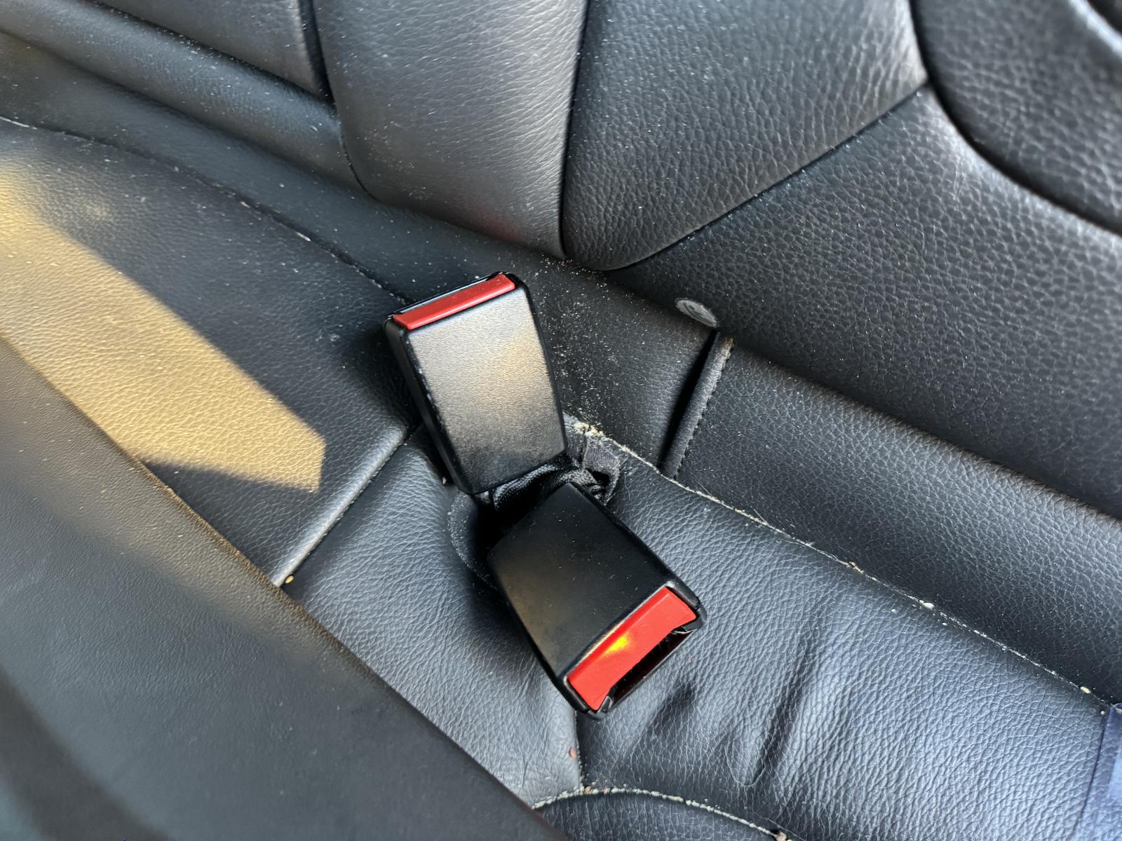 View JAGUAR XF 2015 4 Door Sedan Breaking