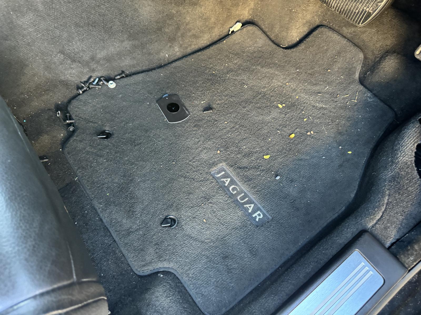View JAGUAR XF 2015 4 Door Sedan Breaking