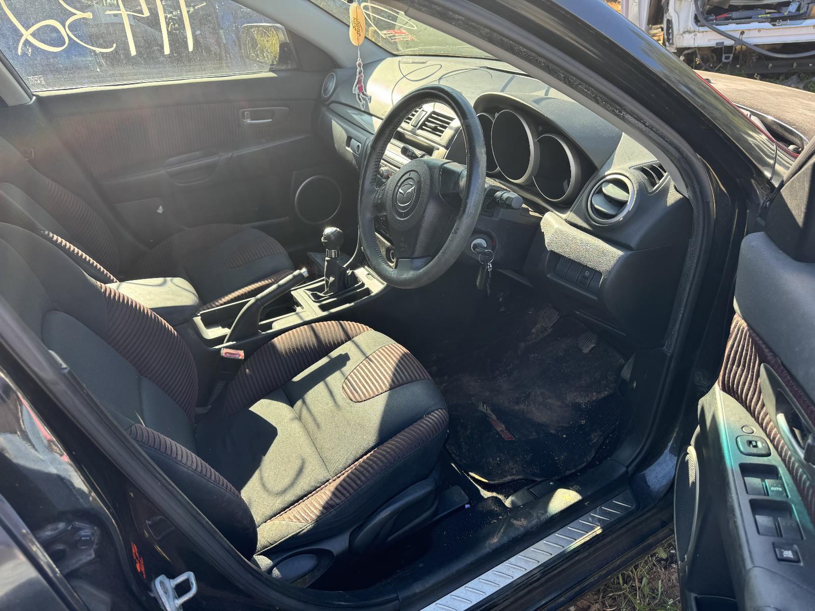 View Auto part Trans/Gearbox Mazda 3 2004