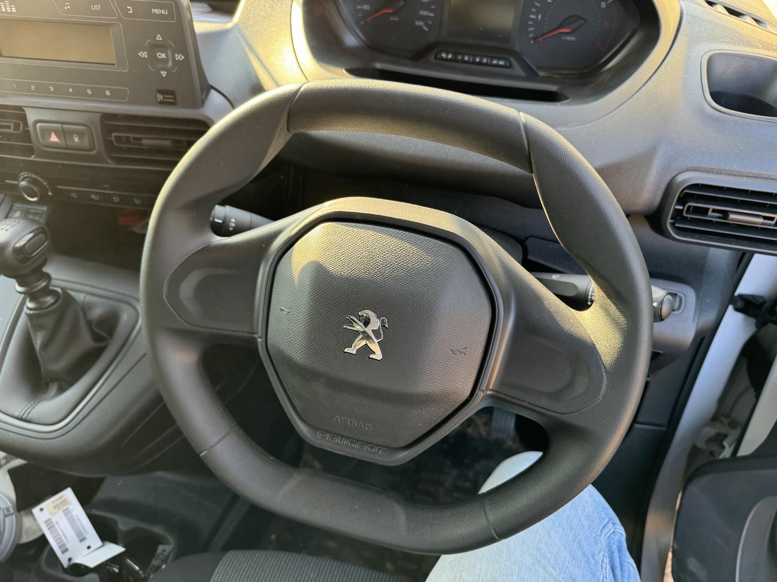 View PEUGEOT PARTNER 2023 2 Door Van Breaking