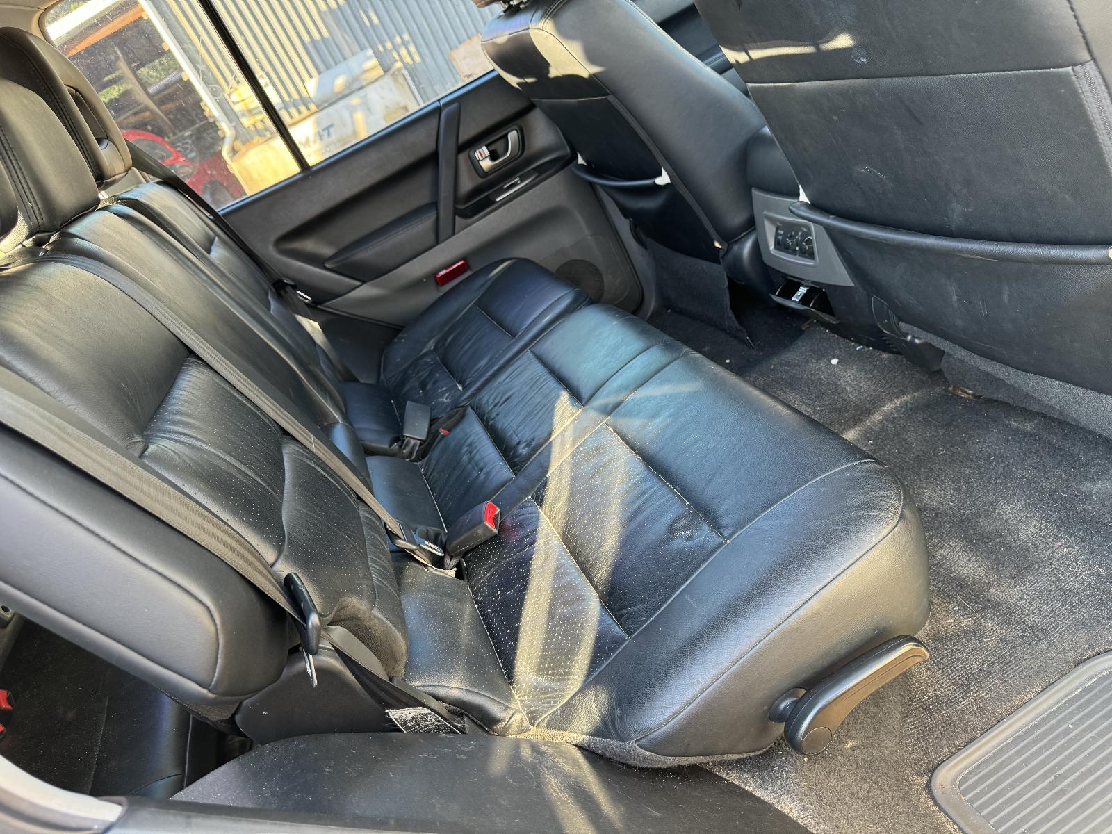 View MITSUBISHI PAJERO 2003 5 Door Station Wagon Breaking