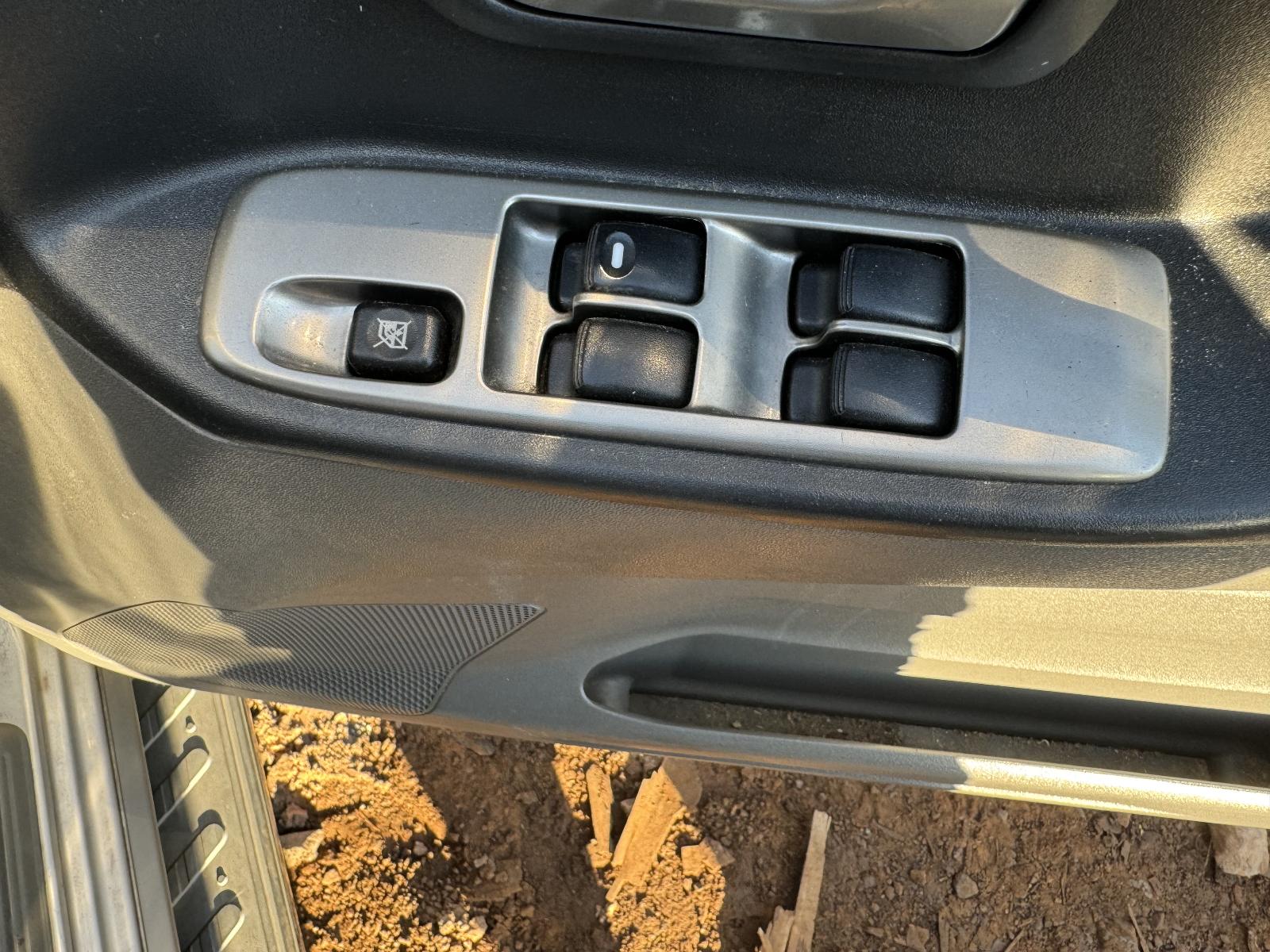 View MITSUBISHI PAJERO 2003 5 Door Station Wagon Breaking