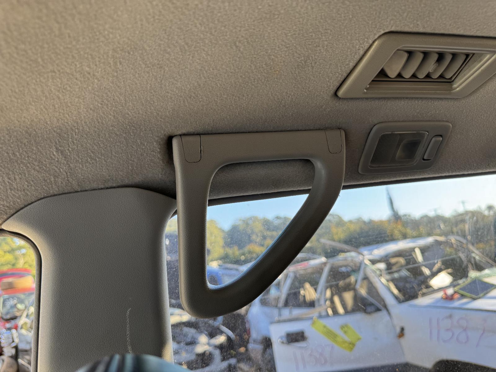 View MITSUBISHI PAJERO 2003 5 Door Station Wagon Breaking