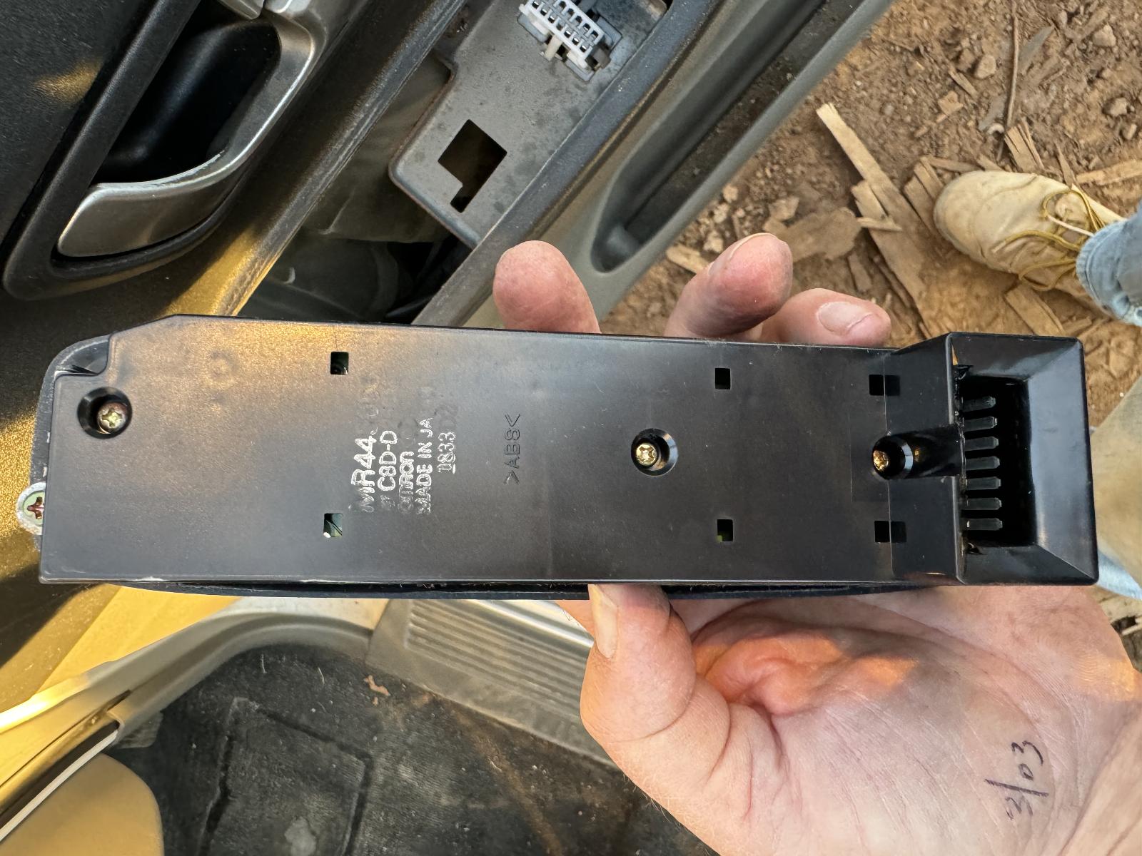 View MITSUBISHI PAJERO 2003 5 Door Station Wagon Breaking