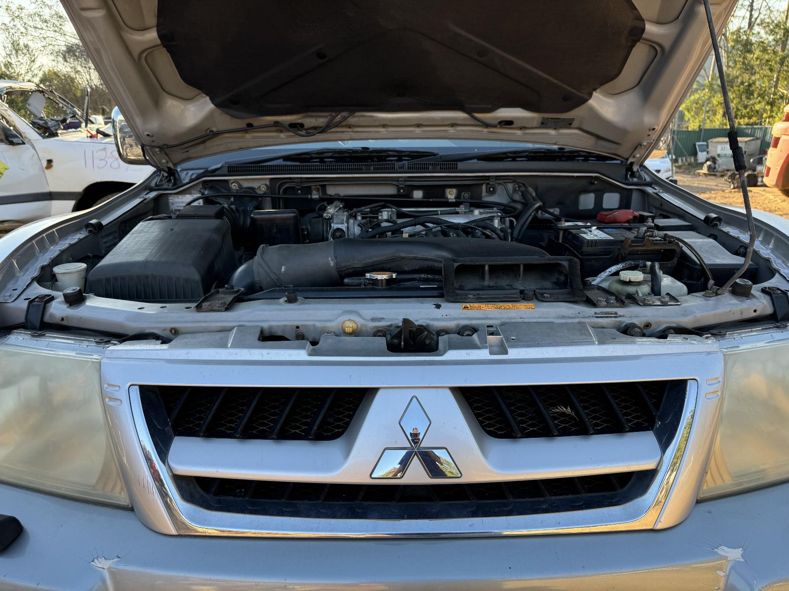 View MITSUBISHI PAJERO 2003 5 Door Station Wagon Breaking