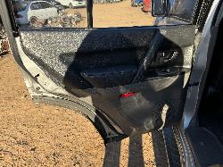 View MITSUBISHI PAJERO 2003 5 Door Station Wagon Breaking