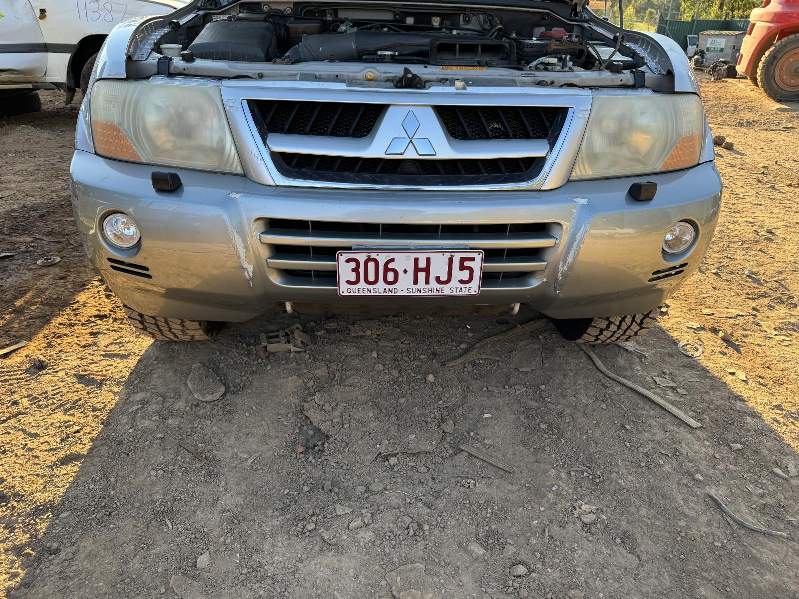 View MITSUBISHI PAJERO 2003 5 Door Station Wagon Breaking