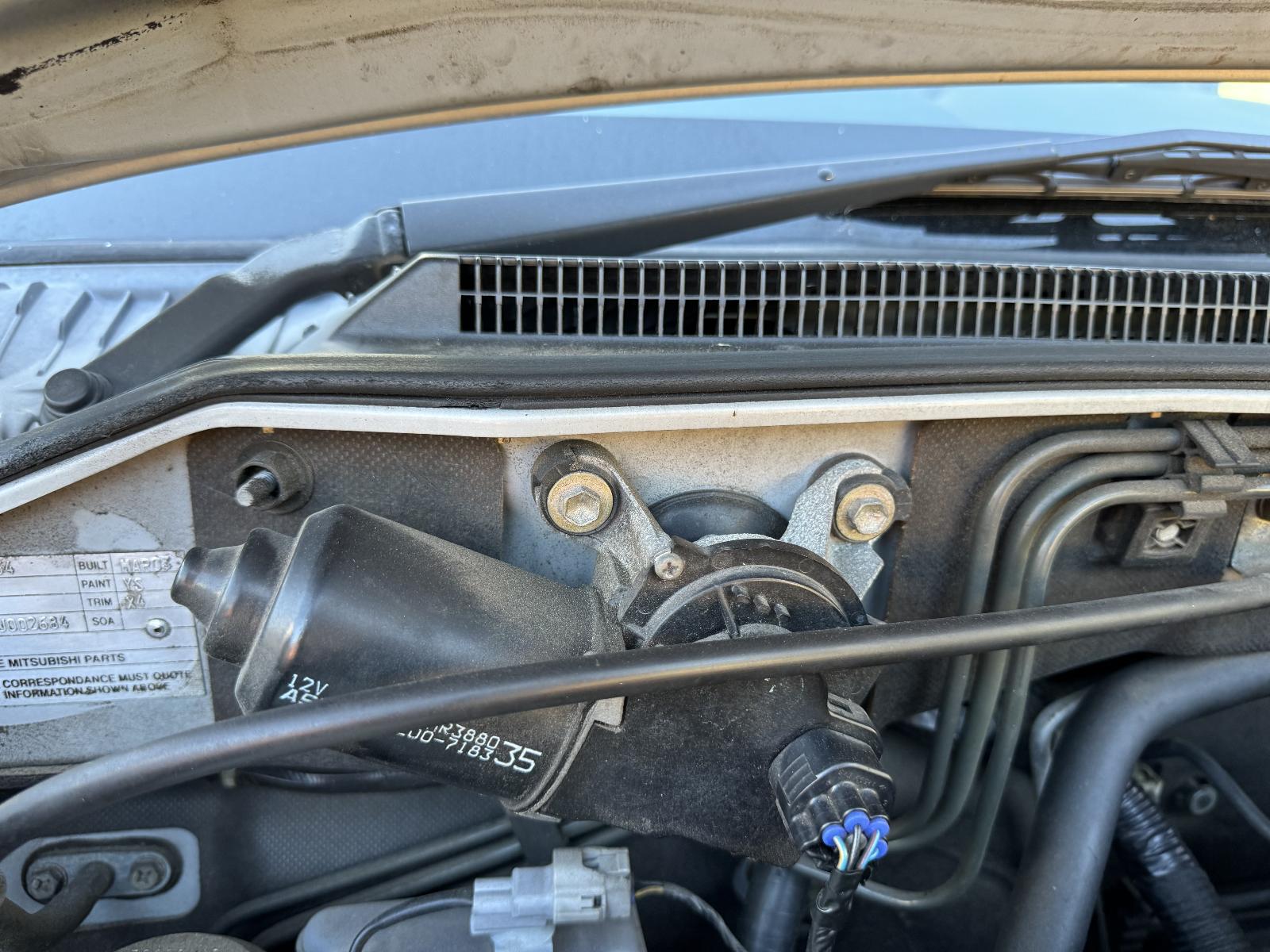 View MITSUBISHI PAJERO 2003 5 Door Station Wagon Breaking