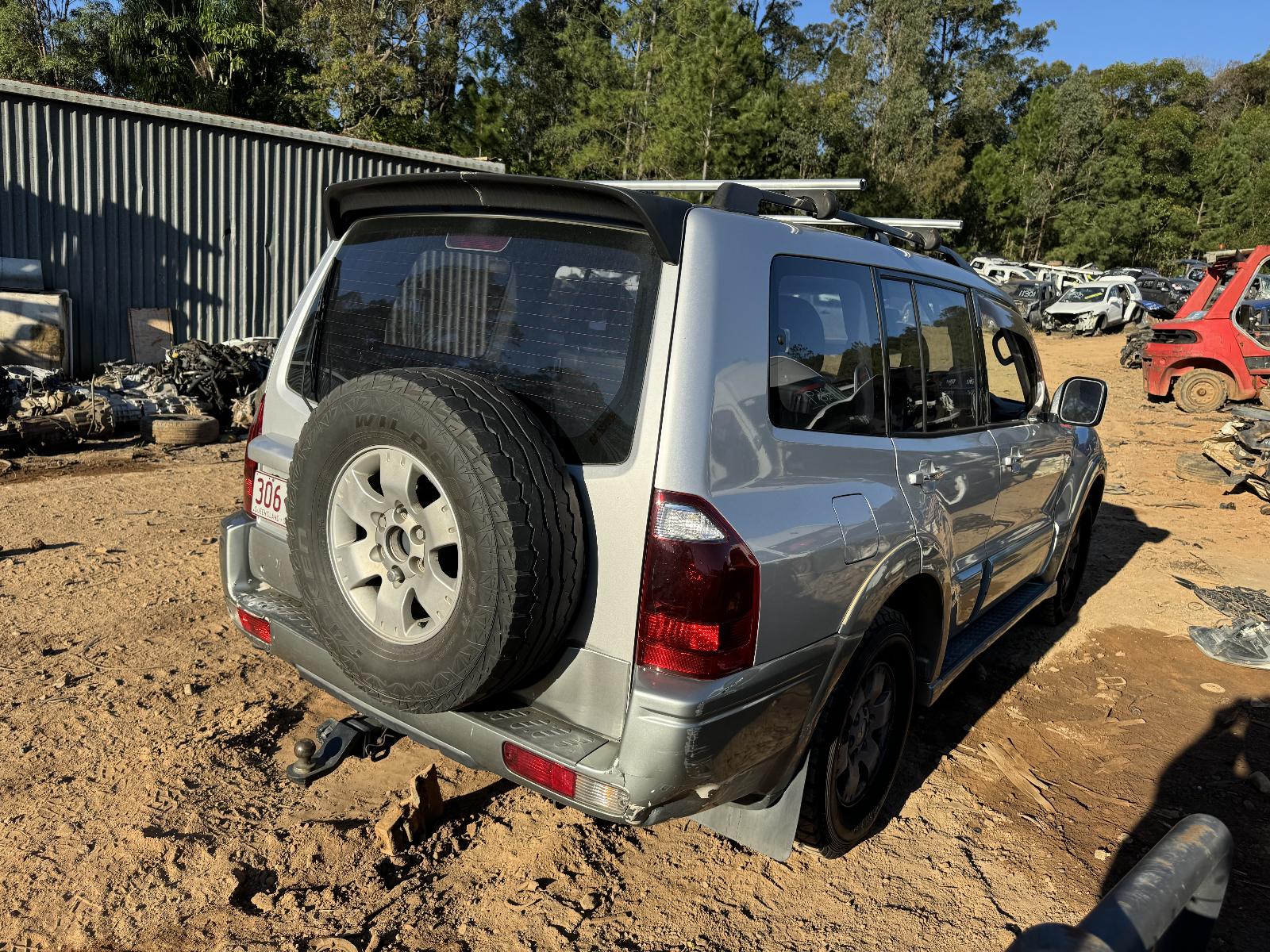 View MITSUBISHI PAJERO 2003 5 Door Station Wagon Breaking