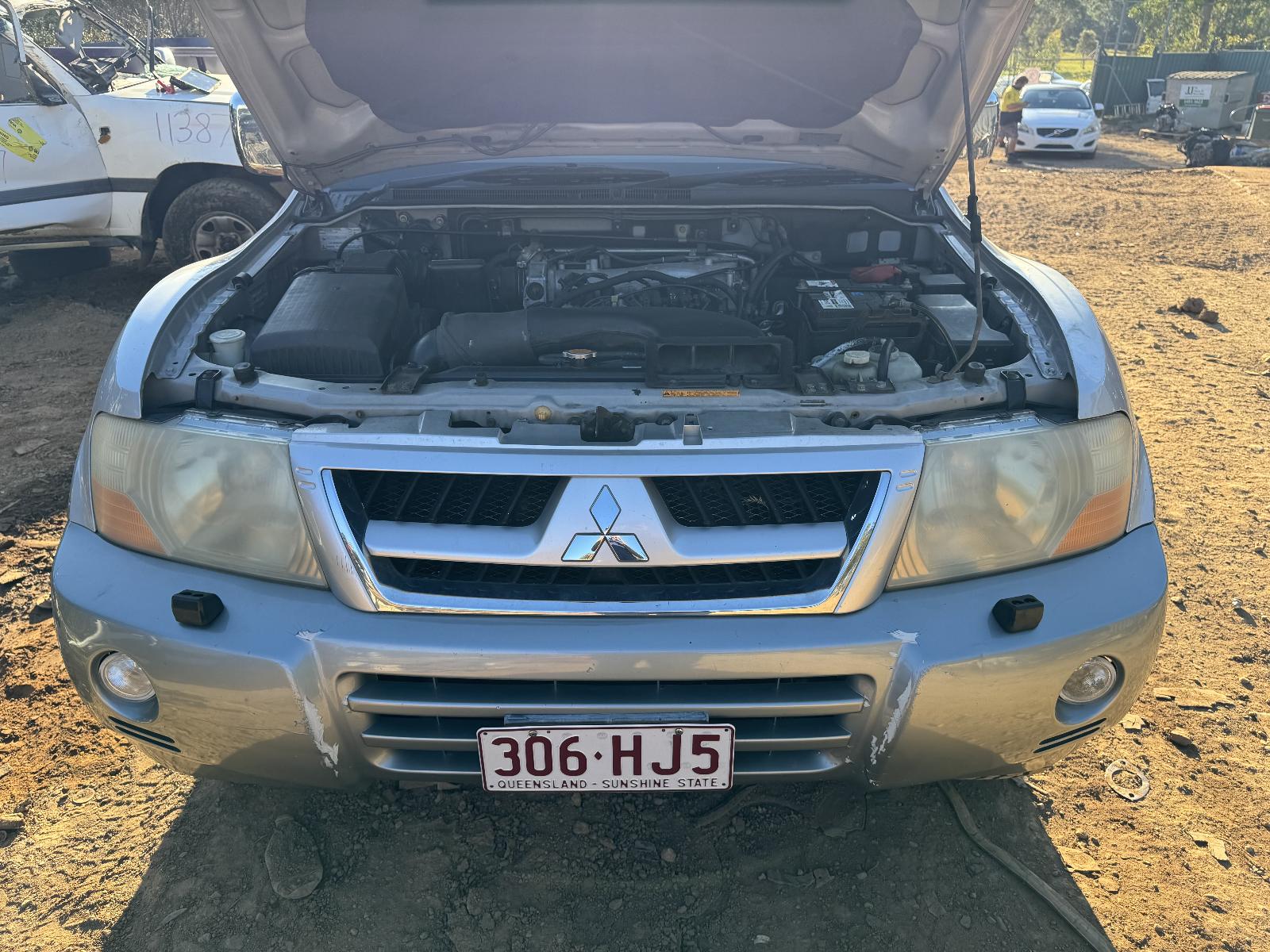 View MITSUBISHI PAJERO 2003 5 Door Station Wagon Breaking